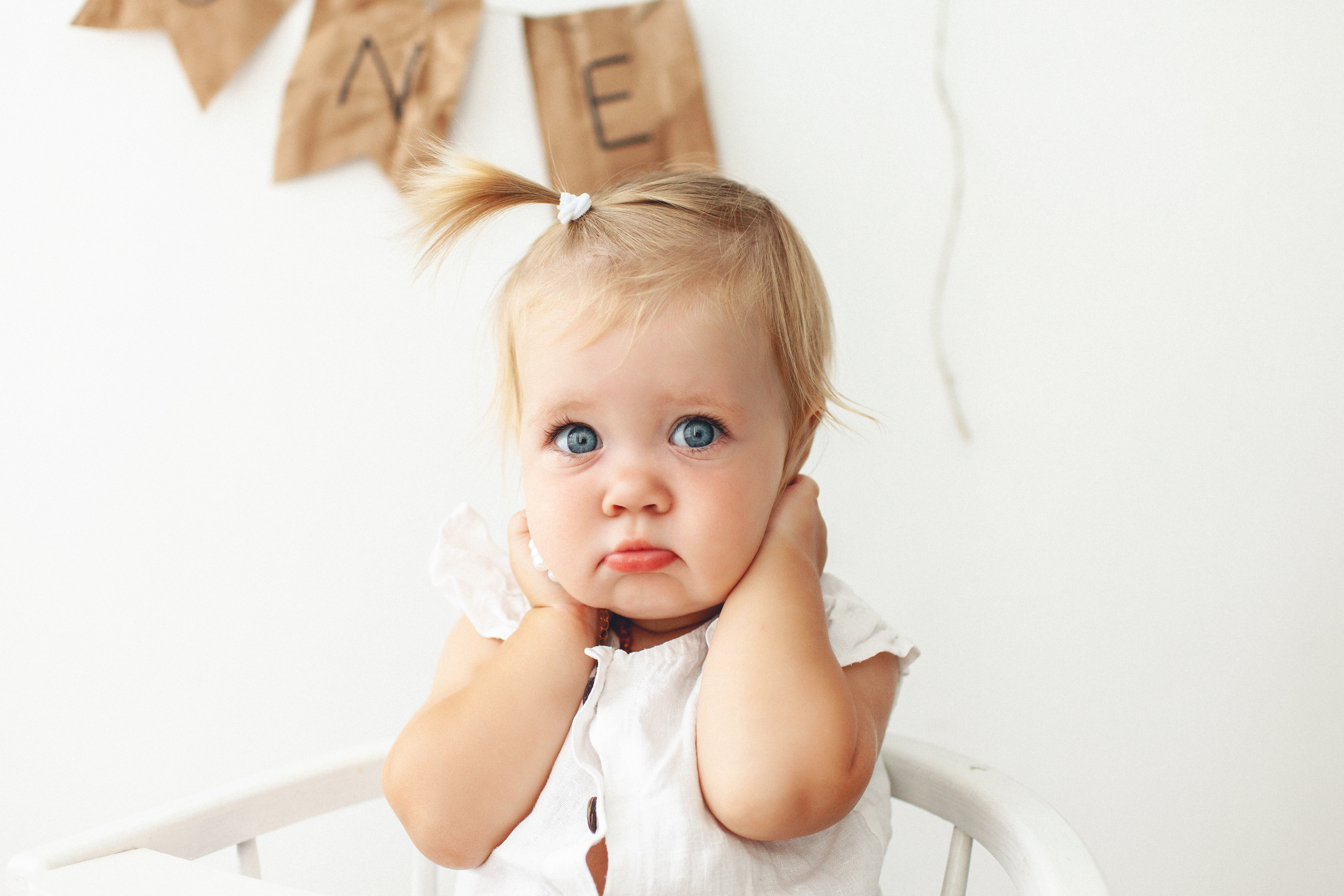 Мира с мамой и папой в Маленькой студии. Детский фотограф в Самаре