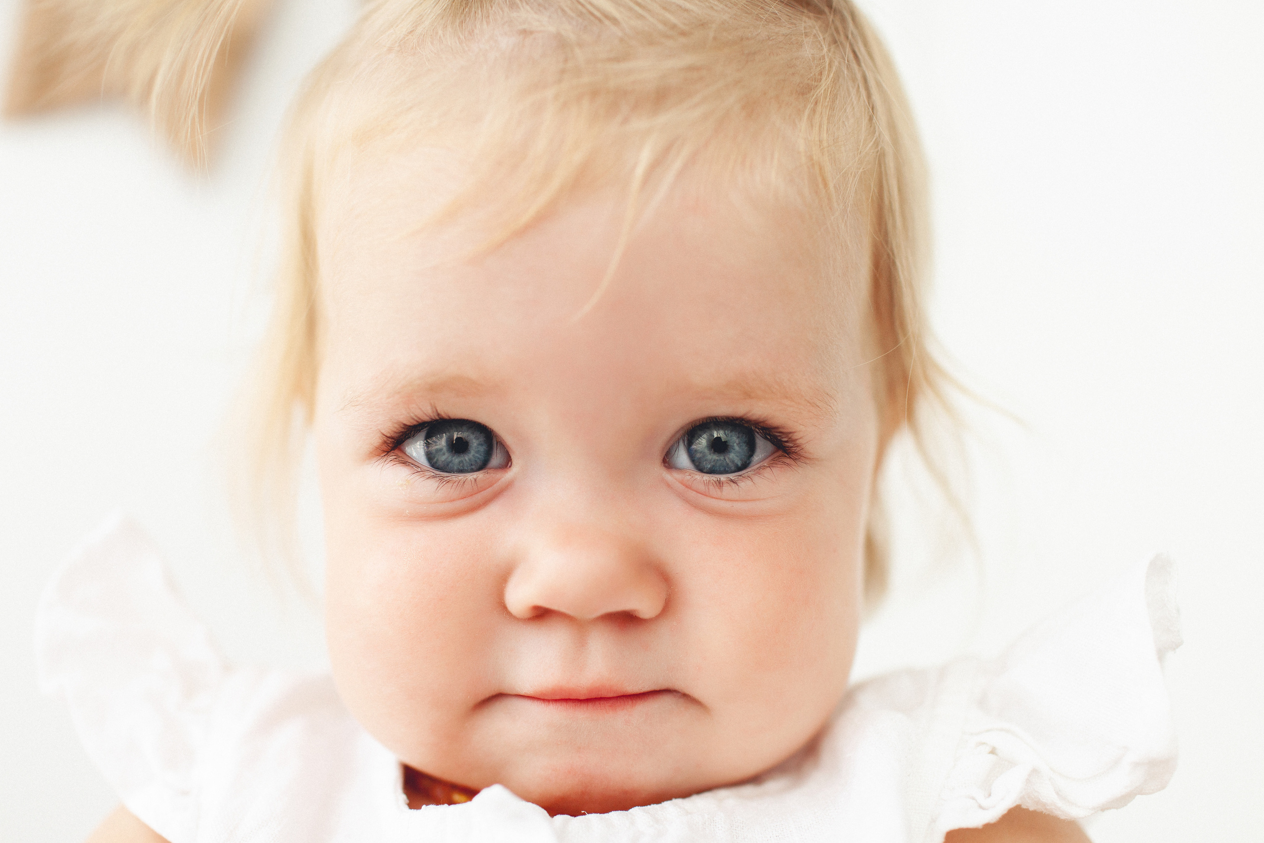 Мира с мамой и папой в Маленькой студии. Детский фотограф в Самаре