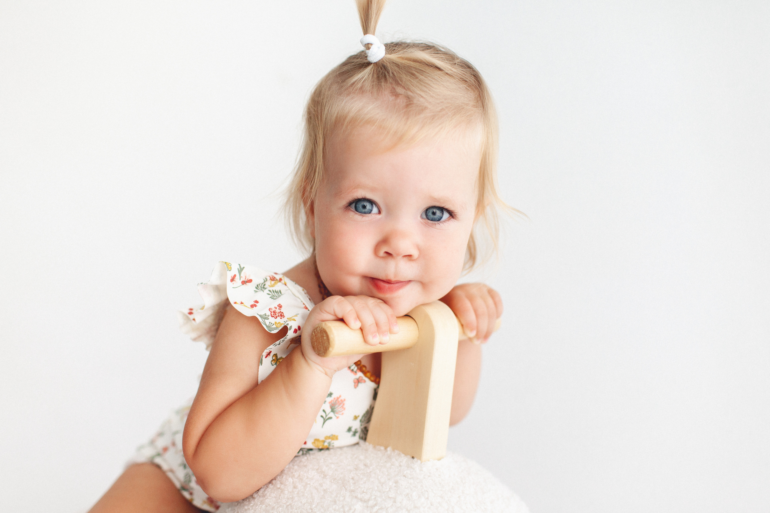 Мира с мамой и папой в Маленькой студии. Детский фотограф в Самаре