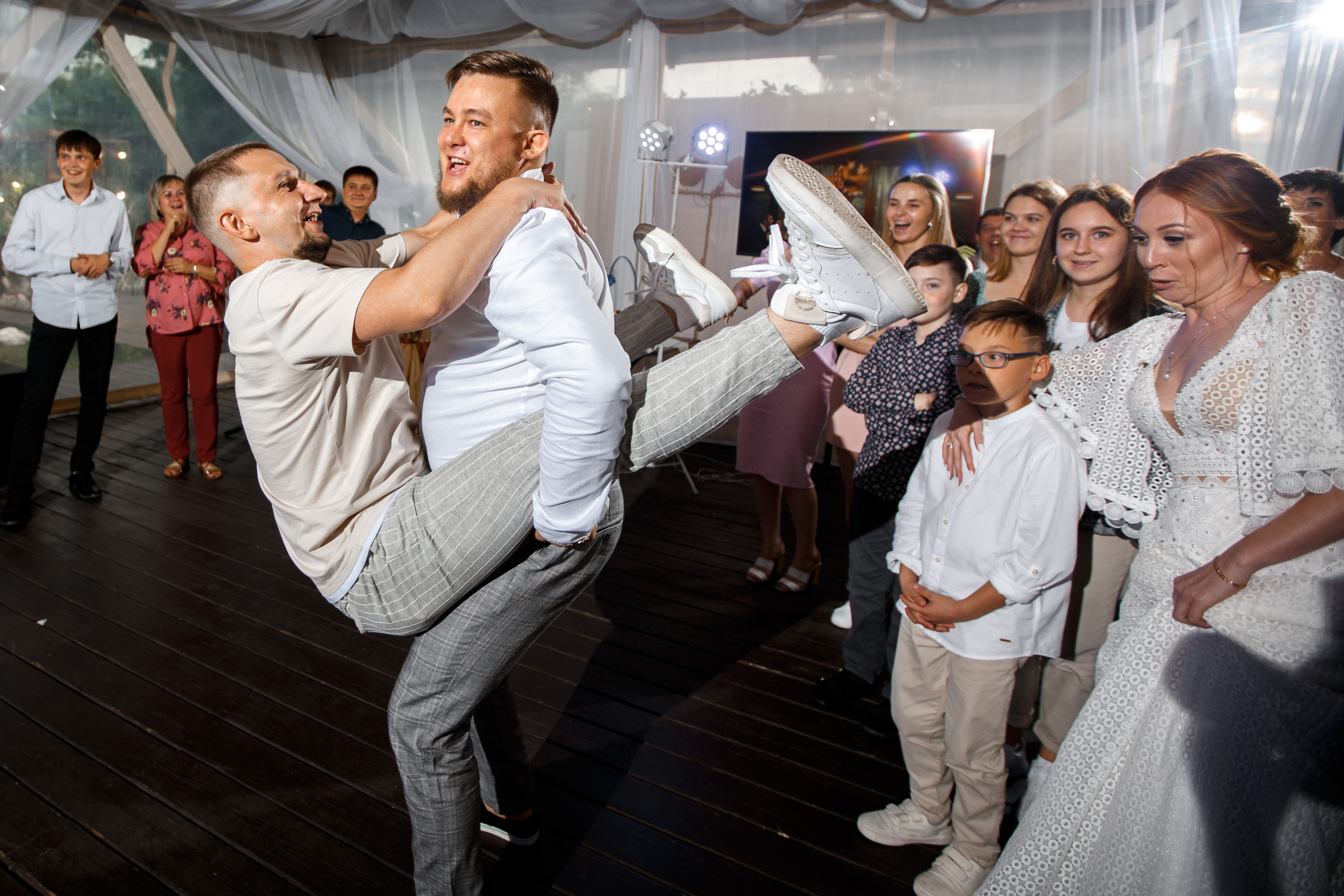 Свадебный фотограф и видеограф в Омске — Виталий и Алёна Орлянд