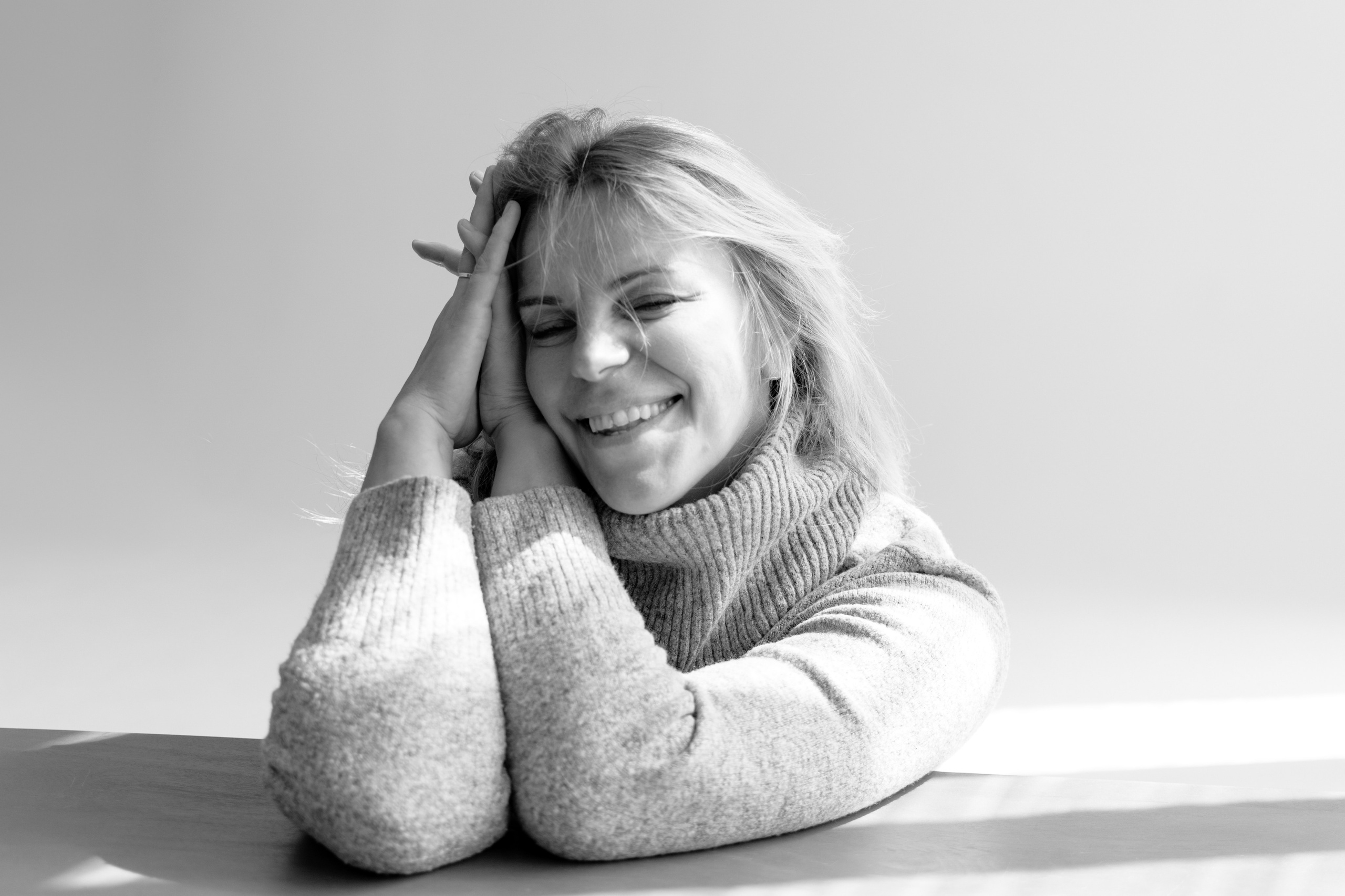 Минималистичный чб портрет. Портретный фотограф в Москве и Щелково Люся Фоминых