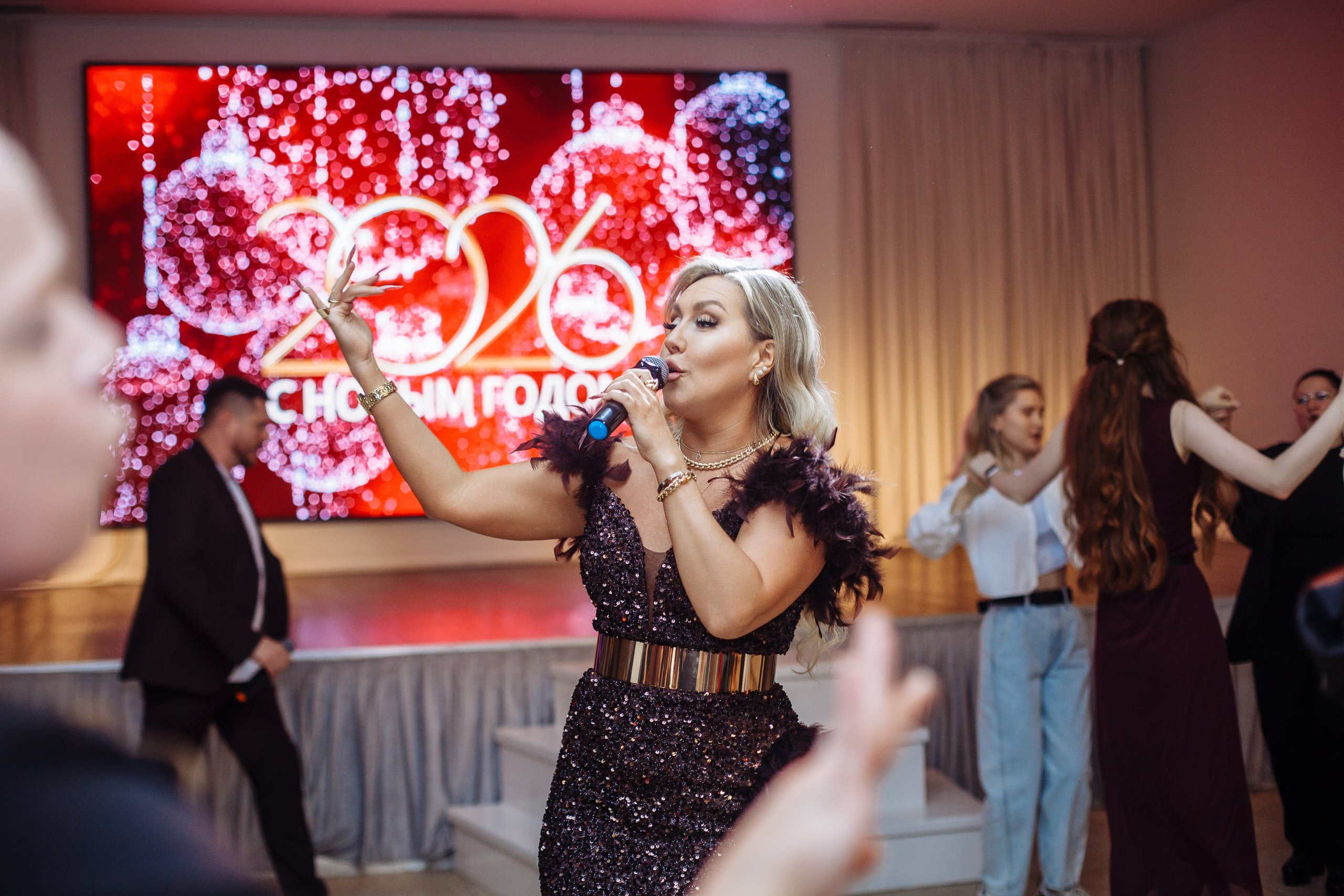 Певица на корпоративе