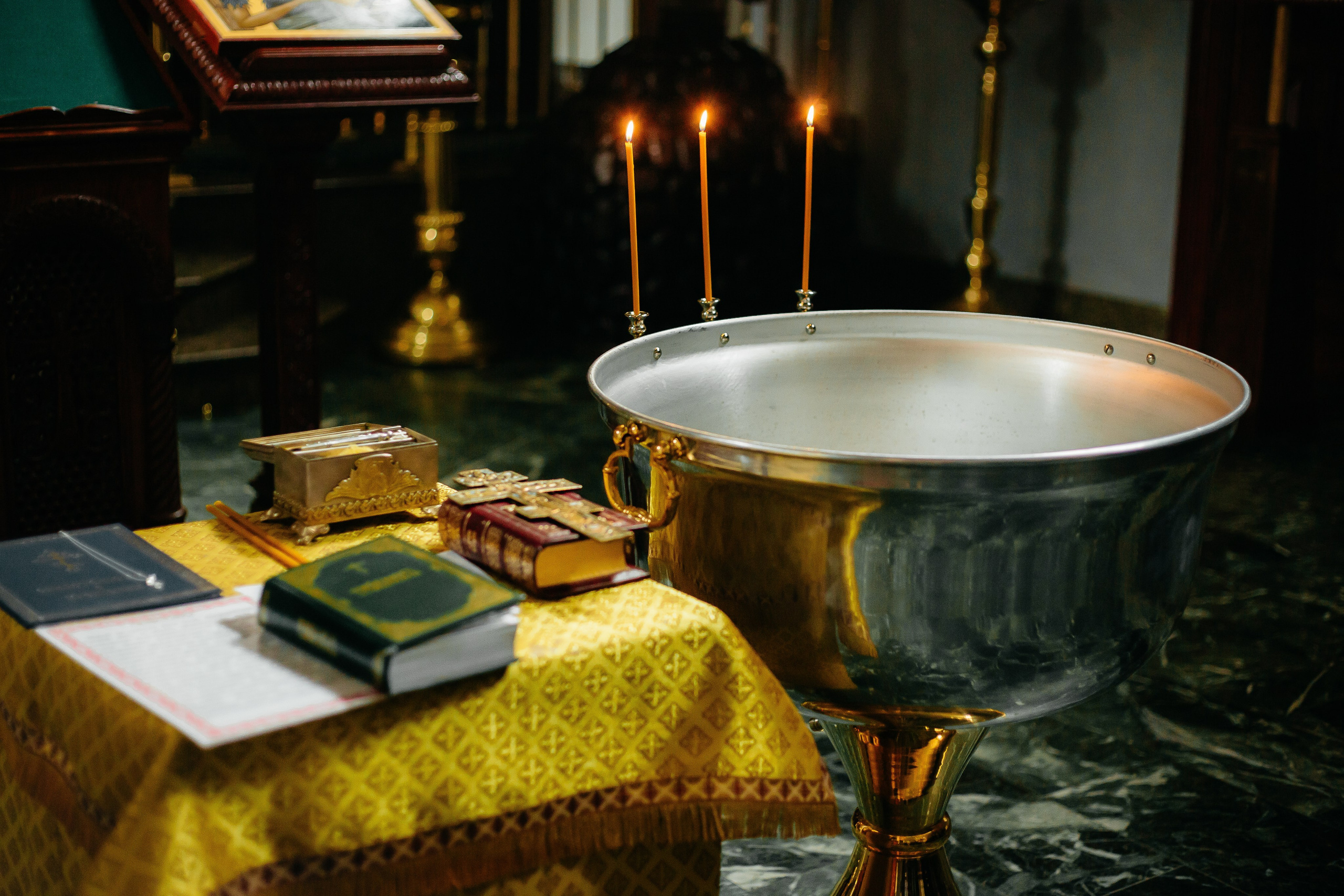 Съёмка крещения — один из любимых видов съёмки. Свадебный и семейный фотограф Иваново Москва Елена Угодина