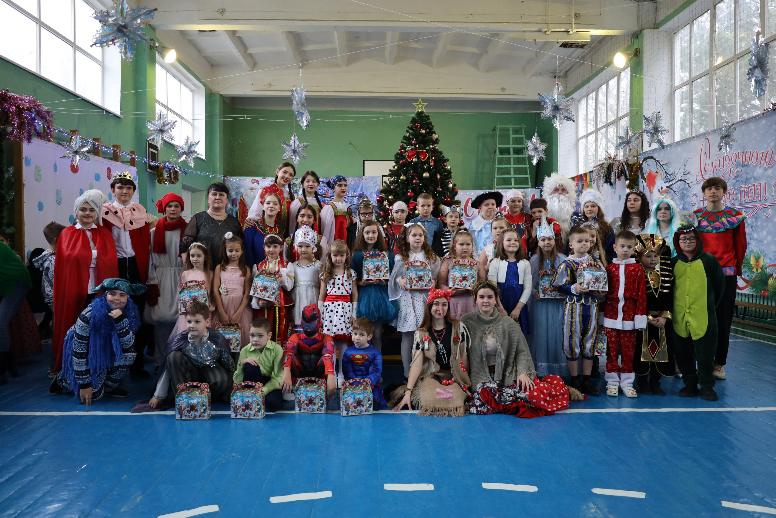 Прайс фото и видеосъемка вручение аттестатов и утренников в детском саду. Свадебный фотограф ростовская область