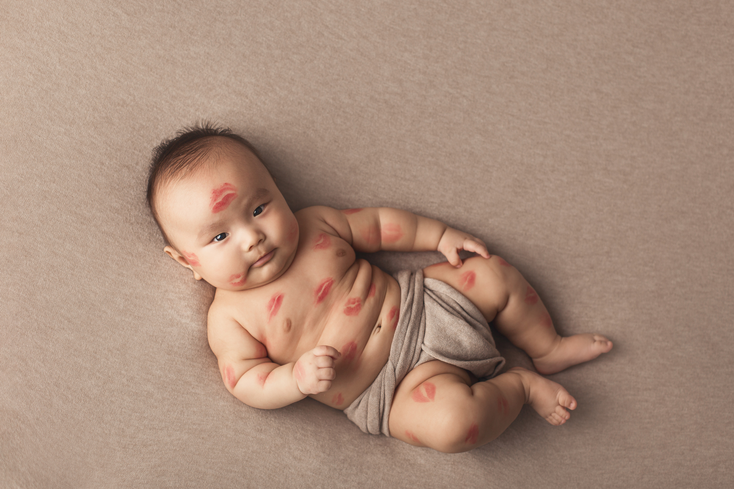 Малыши 4-12 месяцев. Фотограф беременности, новорождённых и деток до года в Актау