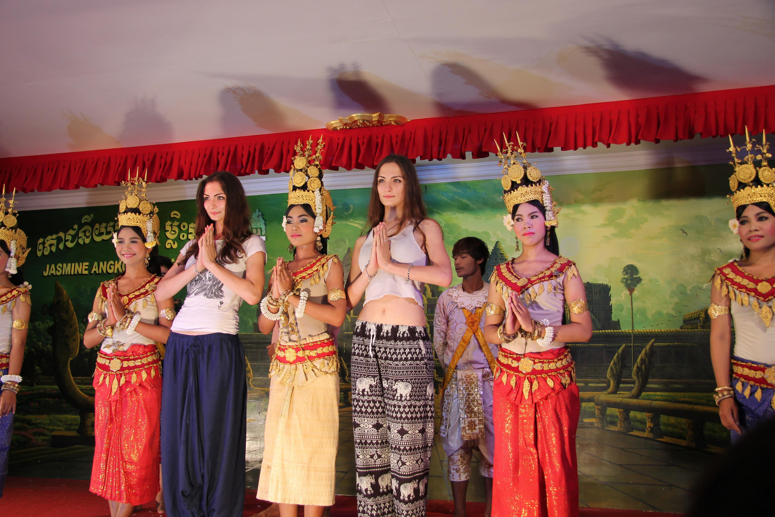 2013 — Камбоджа, Вьетнам. OneSnap