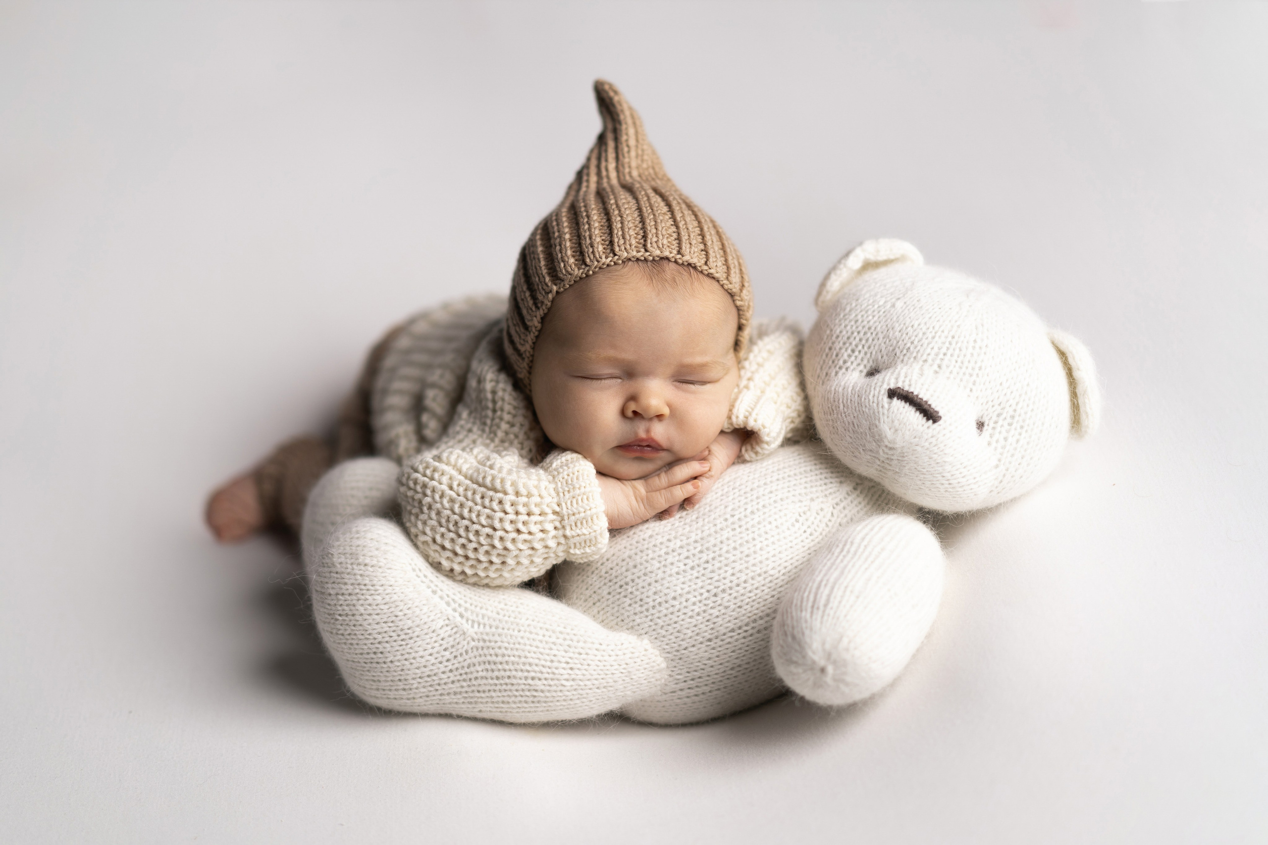 Контакты. Фотограф новорожденных у вас дома