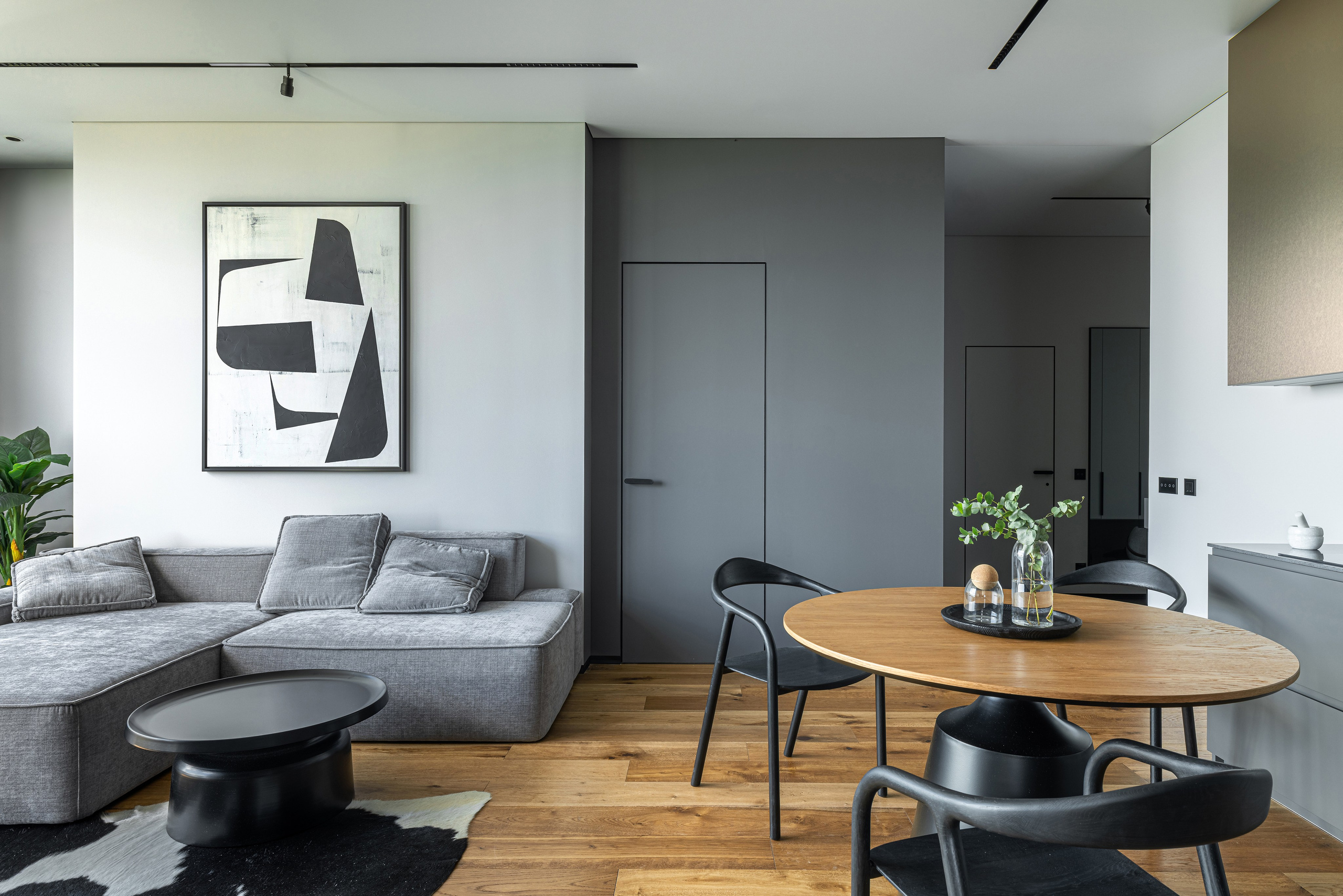 Кирилл Кошурников - дизайнер интерьера. L. Deco интерьерный салон. Краски/обои/лепной декор