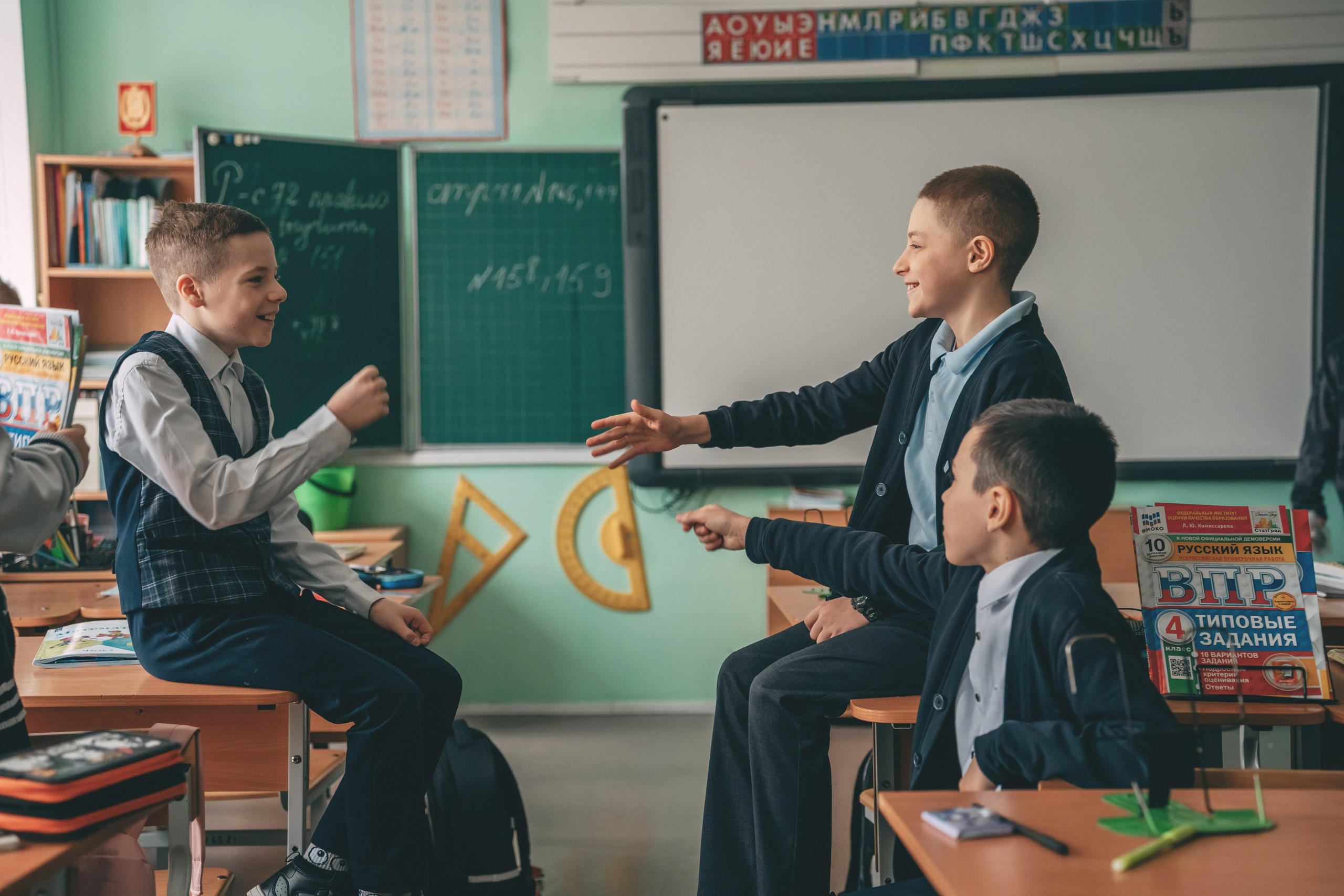 Выпускной альбом ЛАЙФБУК. Лайфстайл фотограф в Ханты-Мансийске Мария Шишкина