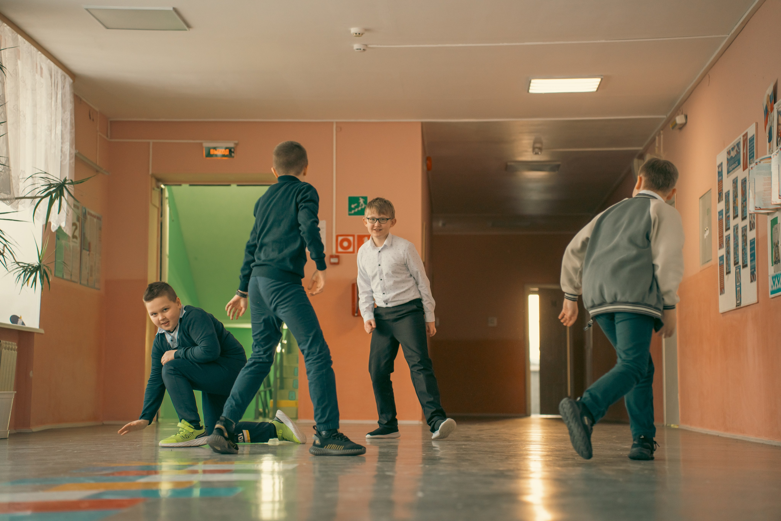 Выпускной альбом ЛАЙФБУК. Лайфстайл фотограф в Ханты-Мансийске Мария Шишкина