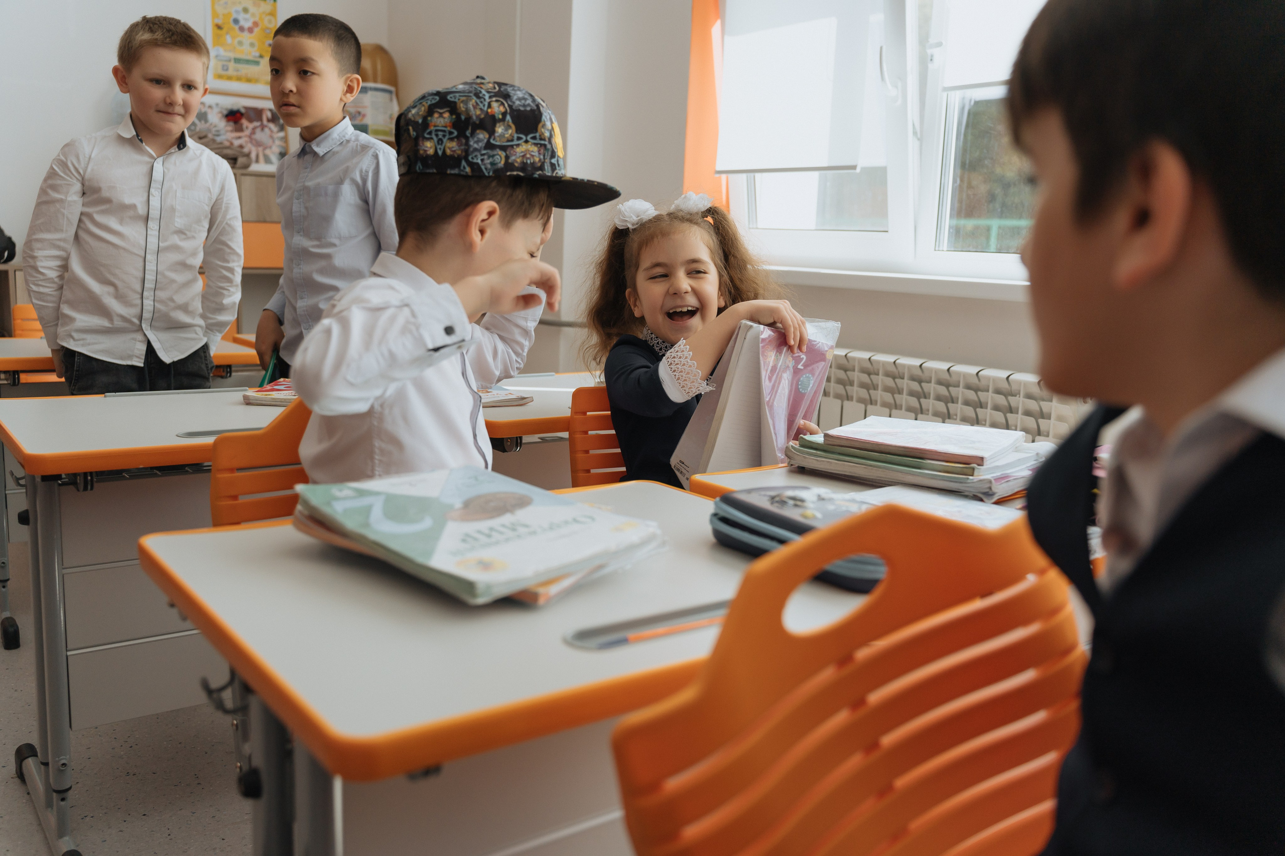 Выпускной альбом ЛАЙФБУК. Лайфстайл фотограф в Ханты-Мансийске Мария Шишкина