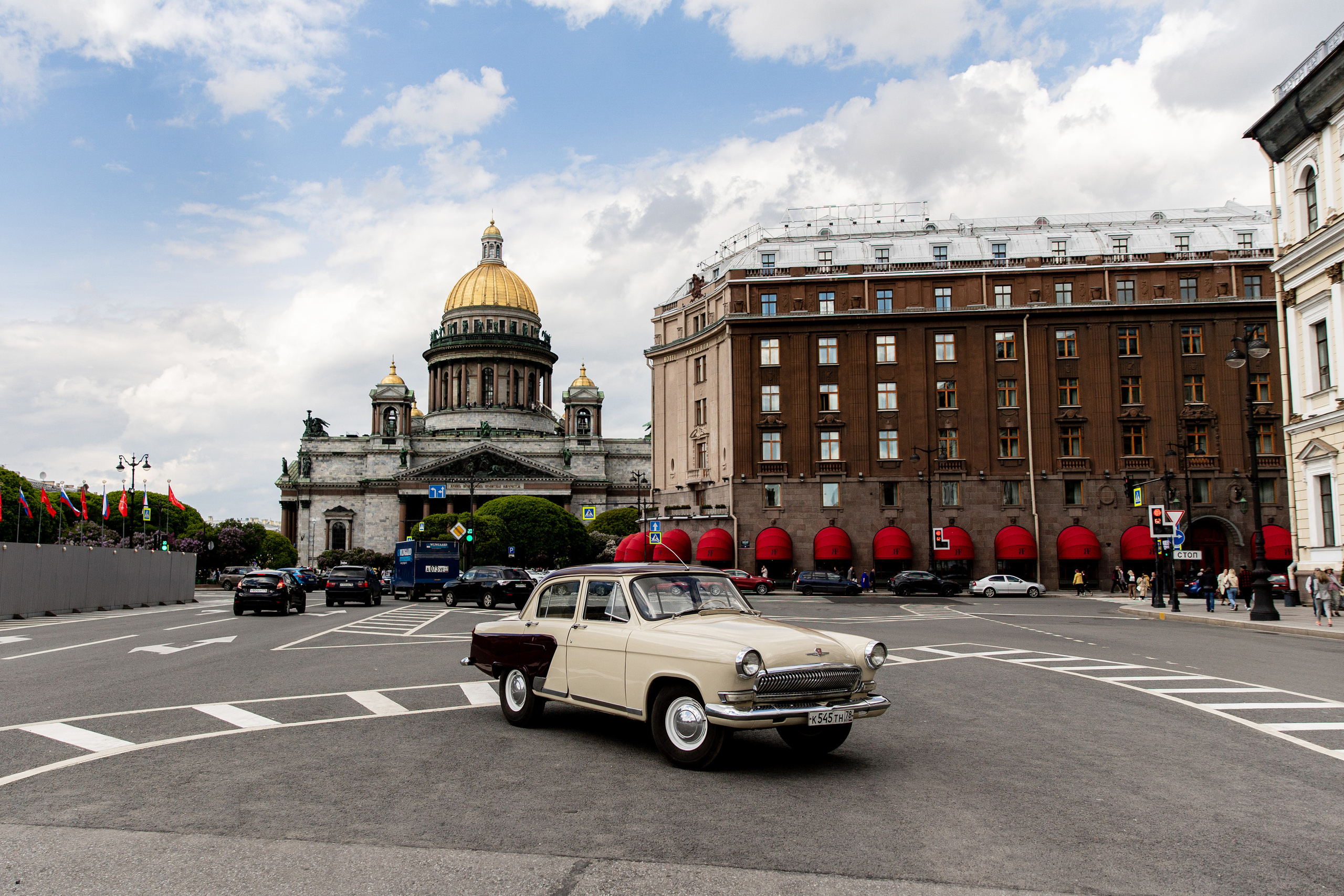 Аренда автомобиля Волга с водителем. Свадебный фотограф в Санкт-Петербурге Никита Кузякин