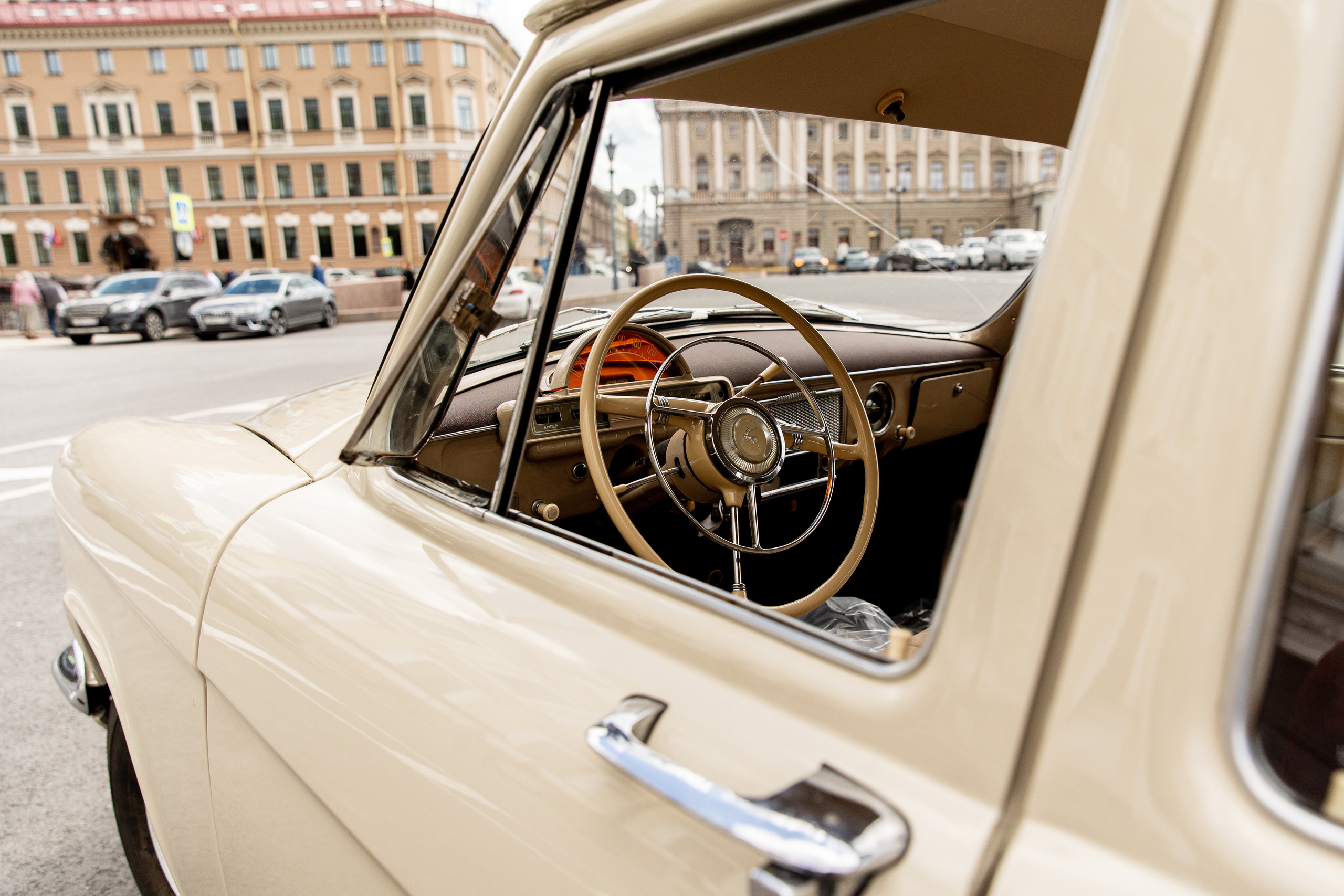 Аренда автомобиля Волга с водителем. Свадебный фотограф в Санкт-Петербурге Никита Кузякин