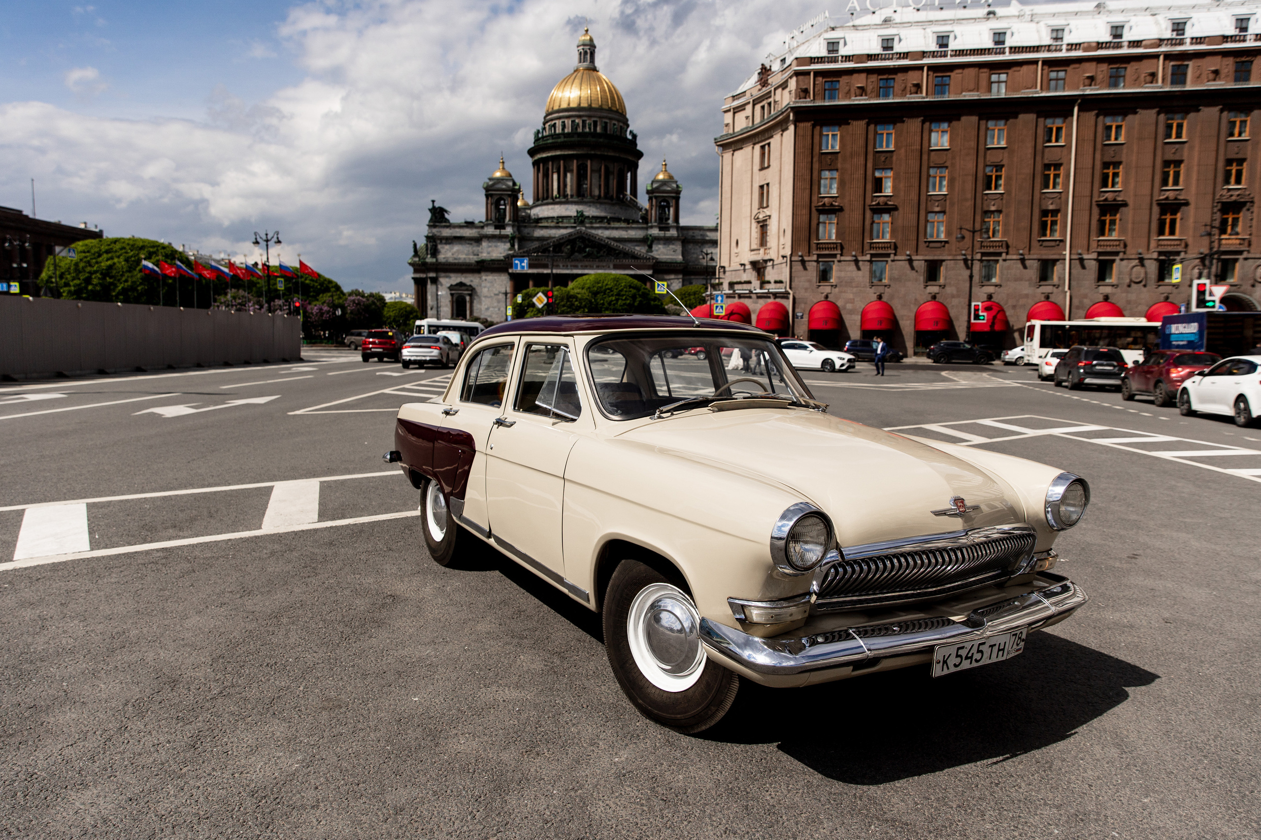 Аренда автомобиля Волга с водителем. Свадебный фотограф в Санкт-Петербурге Никита Кузякин