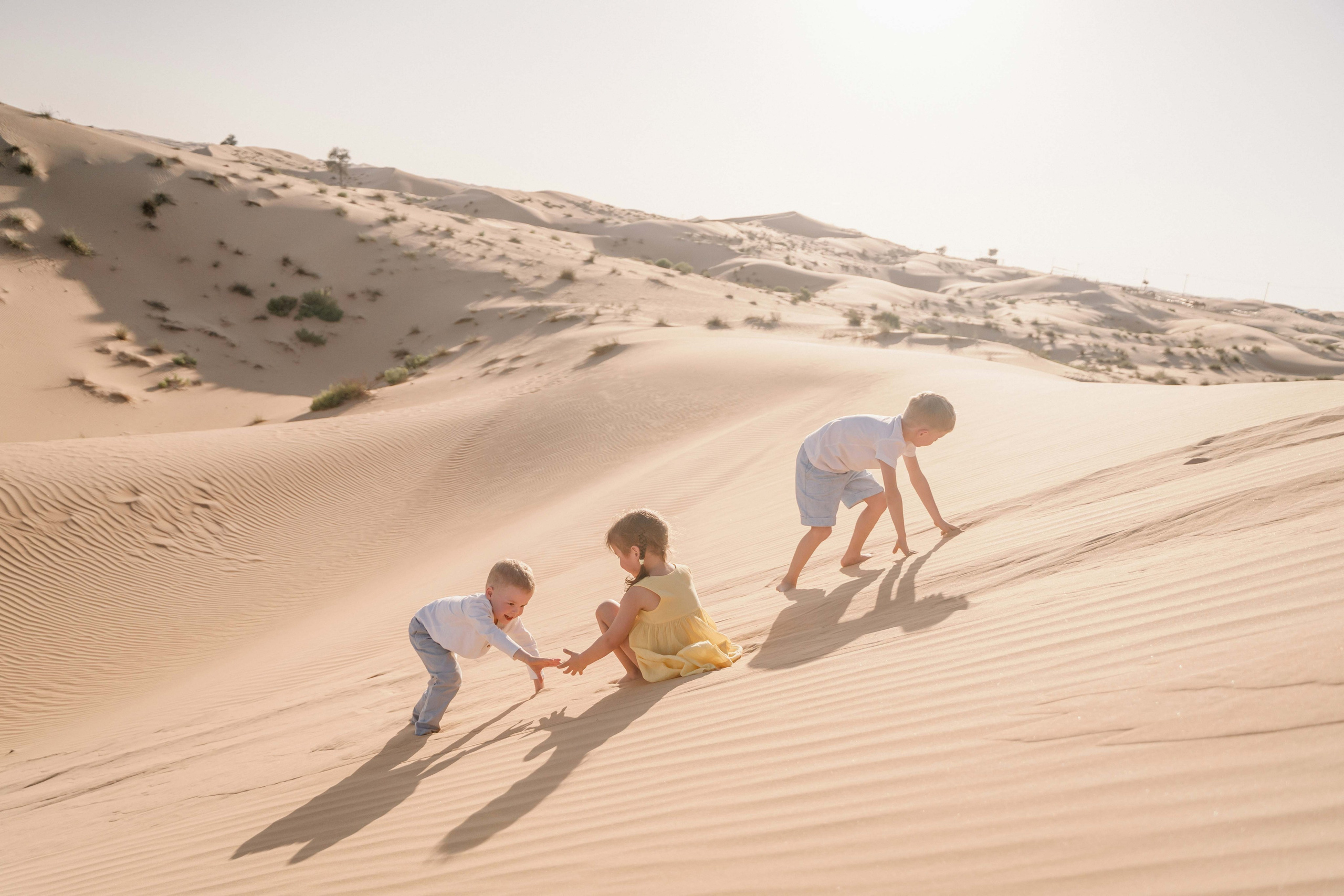 Family photoshoot at&nbsp;sunset in&nbsp;Abu Dhabi desert