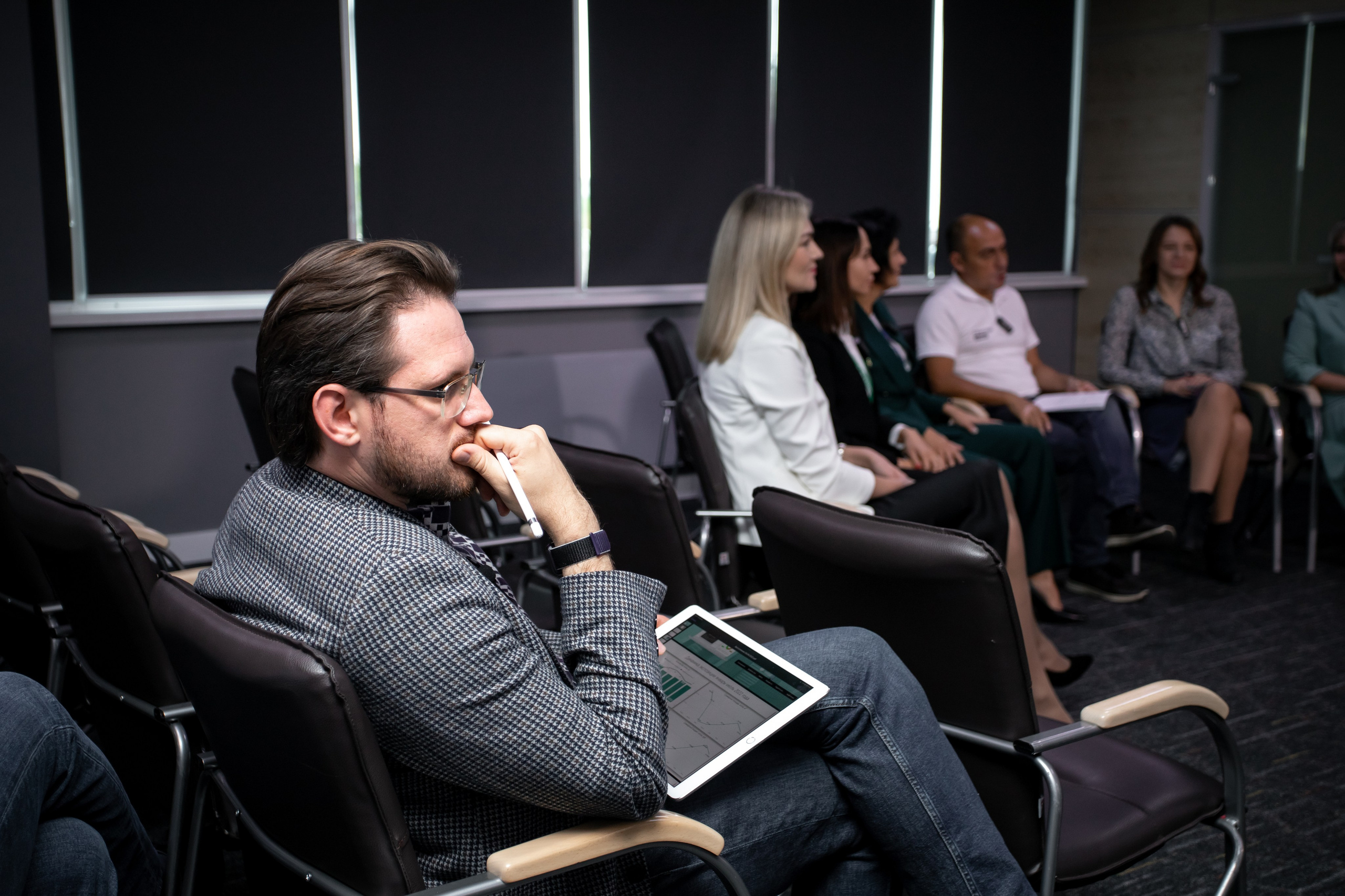 Контакты. Фотограф Тюмень Александр Долгих