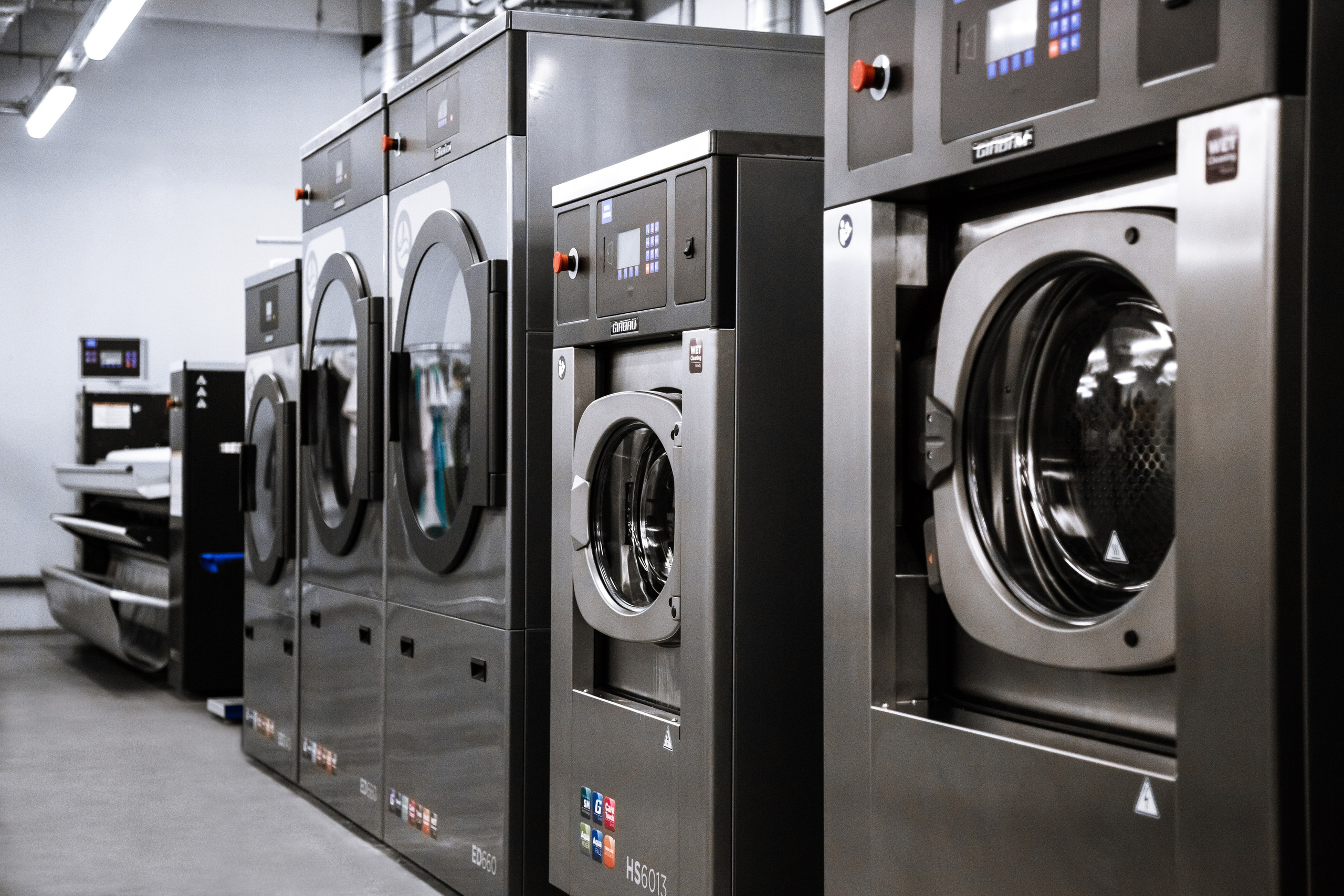 Видеосъёмка химчистки, видео для прачечной, заказать видеосъёмку для химчистки, видеооператор в прачечную, рекламный ролик химчистка, рекламный ролик прачечная, рекламный ролик для химчистки, рекламный ролик для прачечной, машины стирки, снять видео на тему стирка