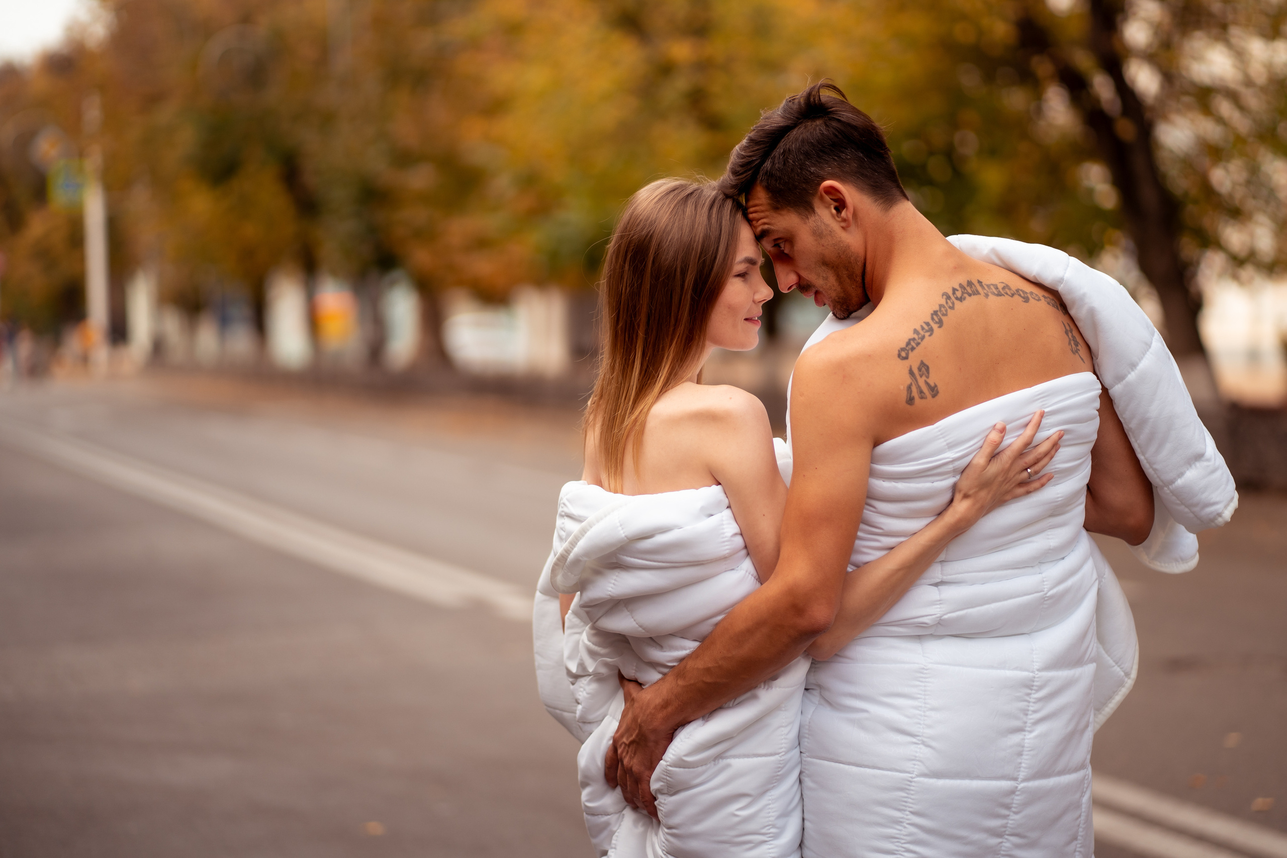 Семейная фотосессия на берегу реки