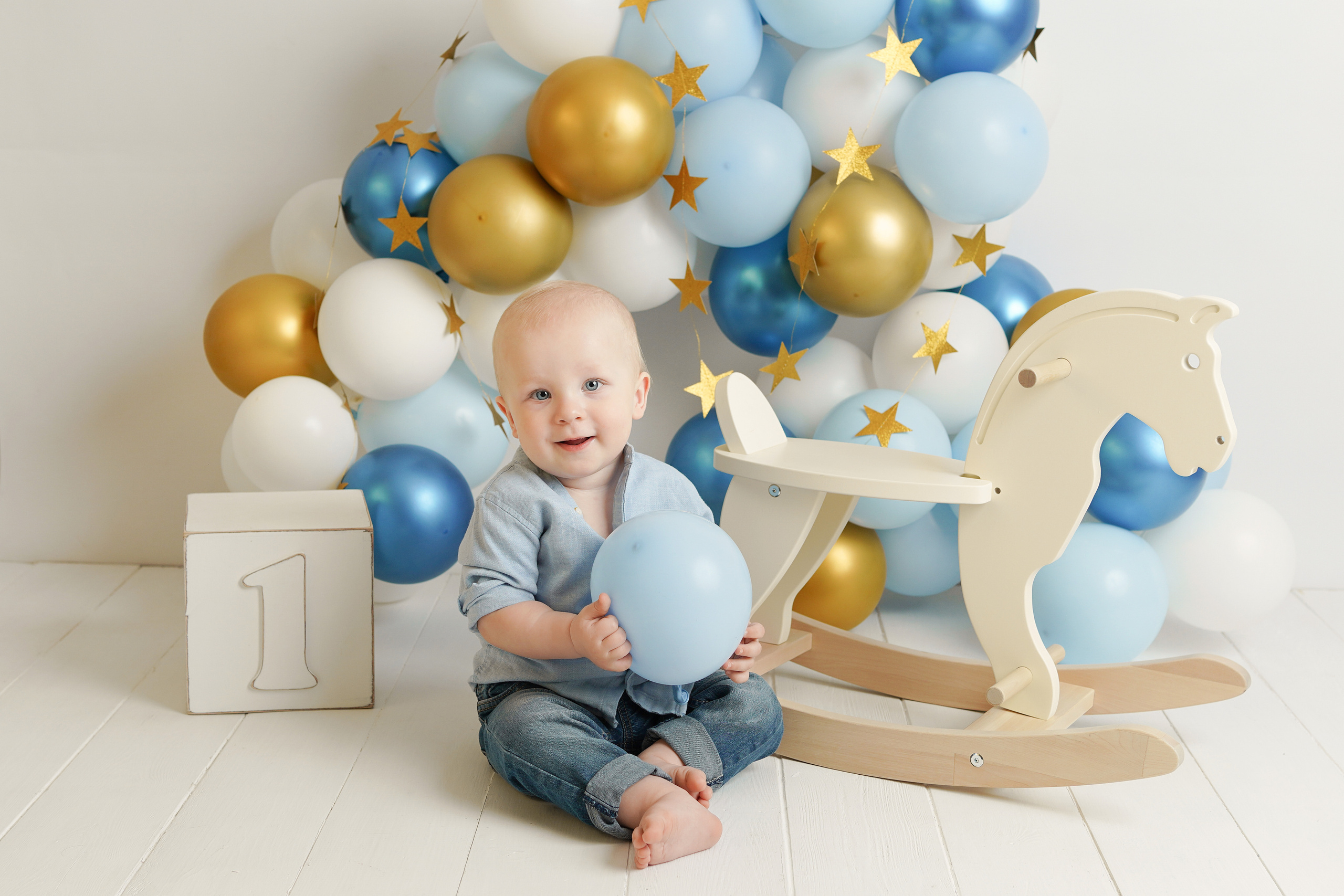 Малыш с родителями приехала ко мне на фотосессию «Первый годик»