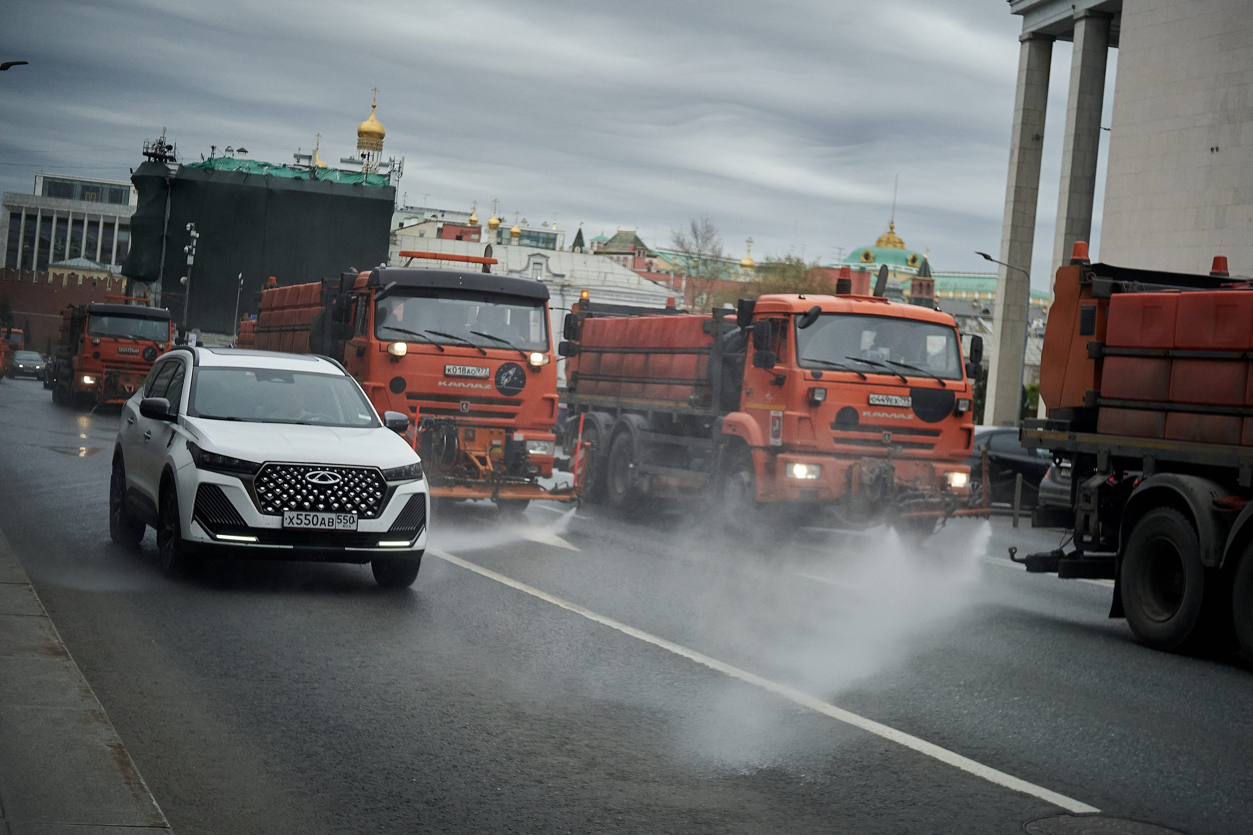 Shooting with an old Industar 22 3.5. Reportage event photographer in Moscow Alexander Gladkiy