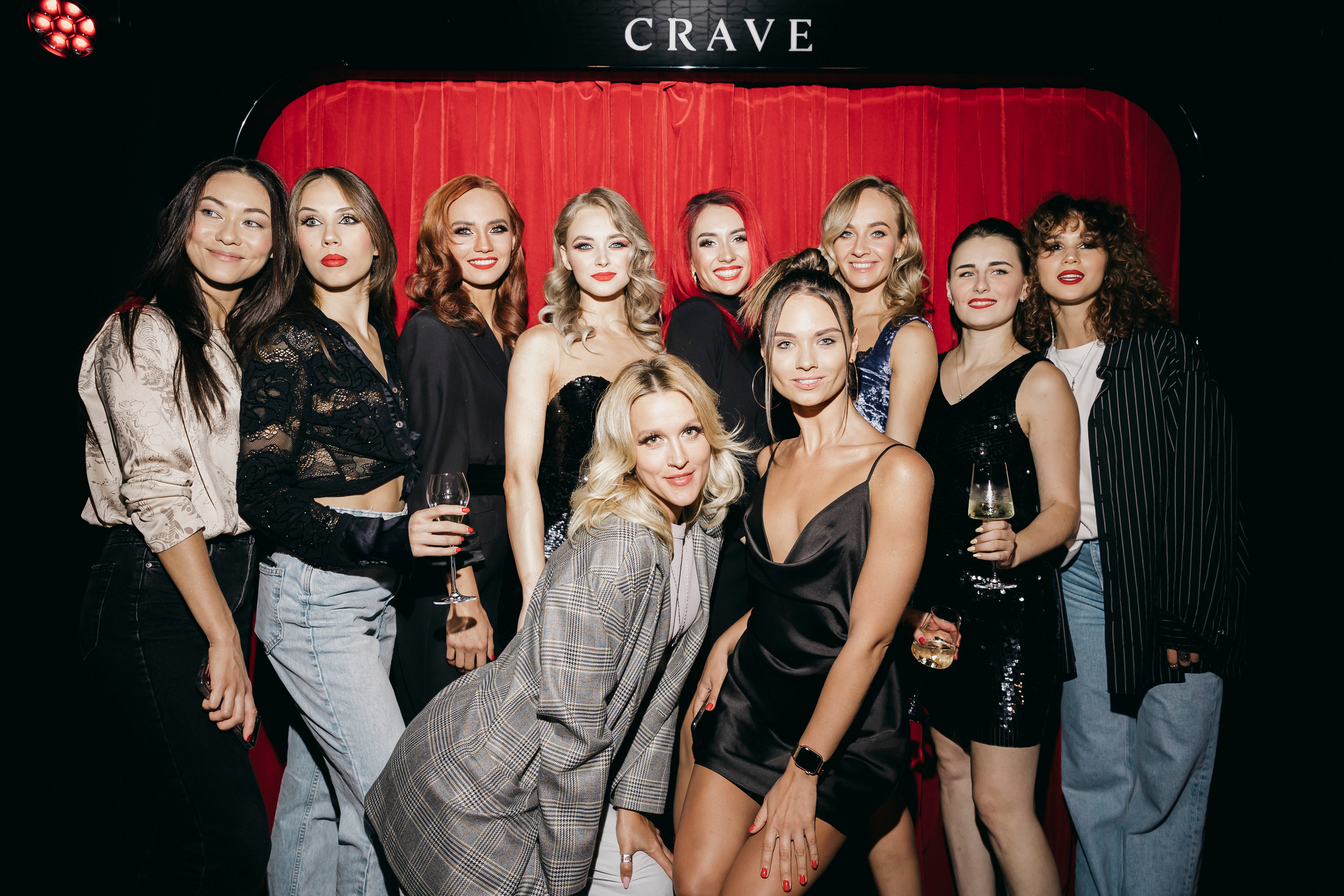 Танцовoицы театра Crave на закрытой презентации клипа JONY на&nbsp;песню «Никак».