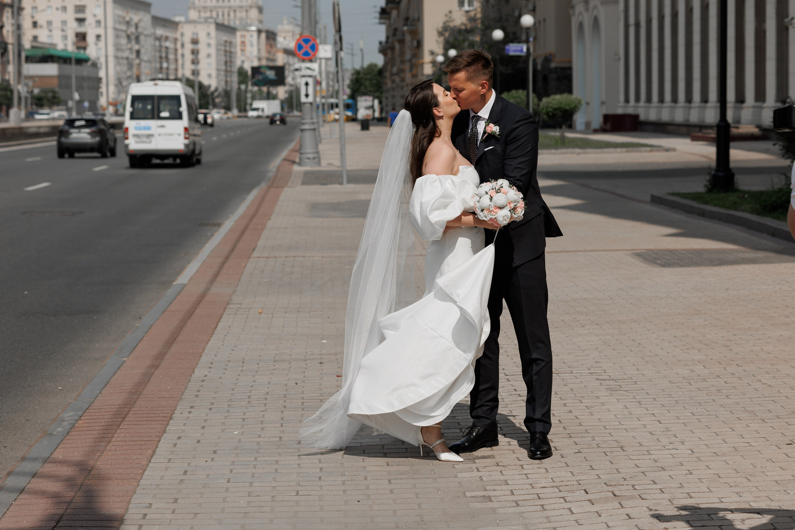 Свадебный фотограф Москва — ЗАГС, прогулка, полный день