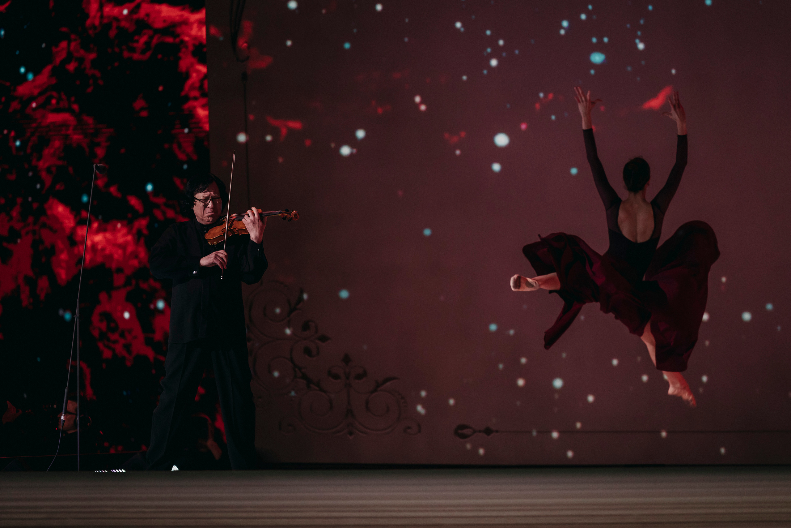 «Большая любовь» LIVE ARENA. «Птичка на проводе»: информационный портал в Москве