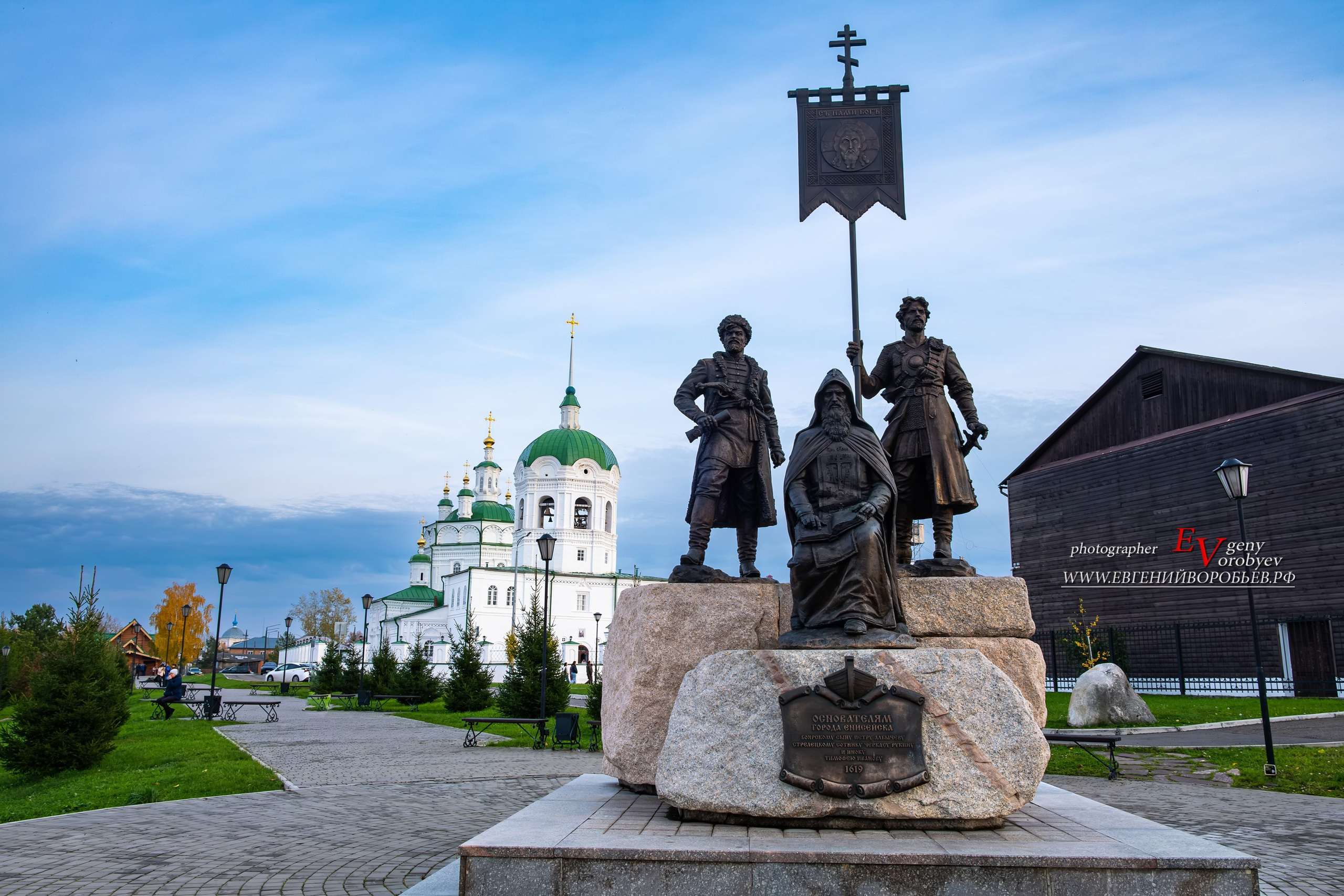 Экскурсия в Енисейск из Красноярска путешествие достопримечательности фото тур фотосессия кабриолет