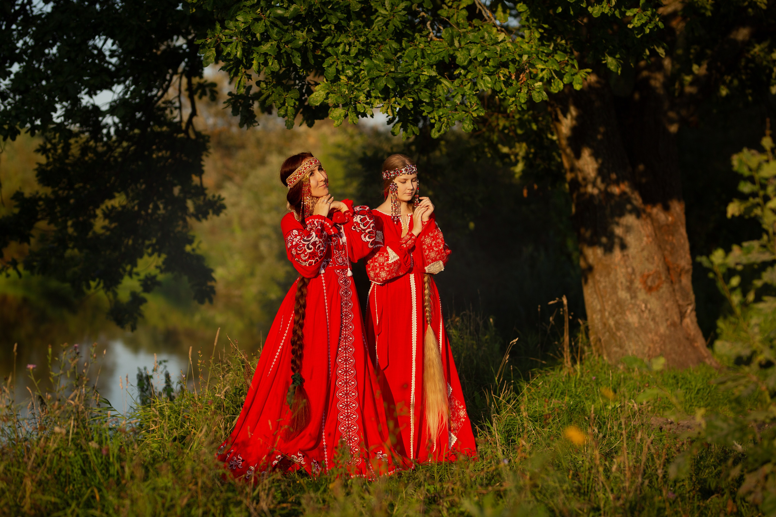 Современная славянская и русская одежда с традиционной вышивкой. Русская и славянская одежда. Современна русская одежда