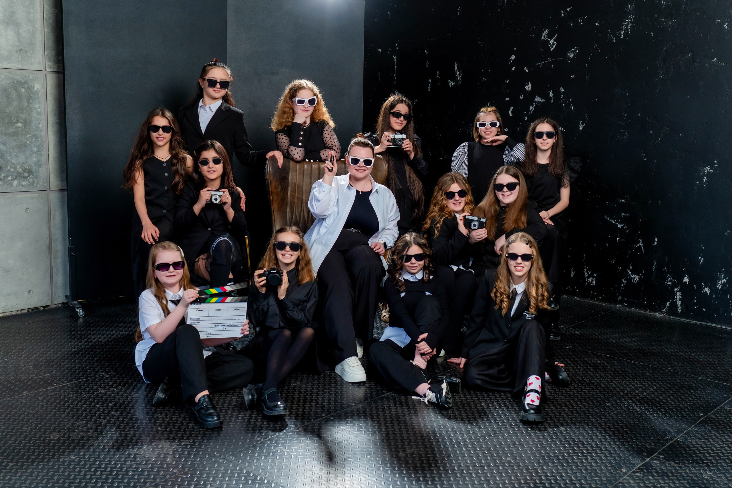 ВАРИАНТЫ СТИЛЕЙ ОДЕЖДЫ (LOOK). Современные Выпускные Альбомы в Ростове-на-Дону