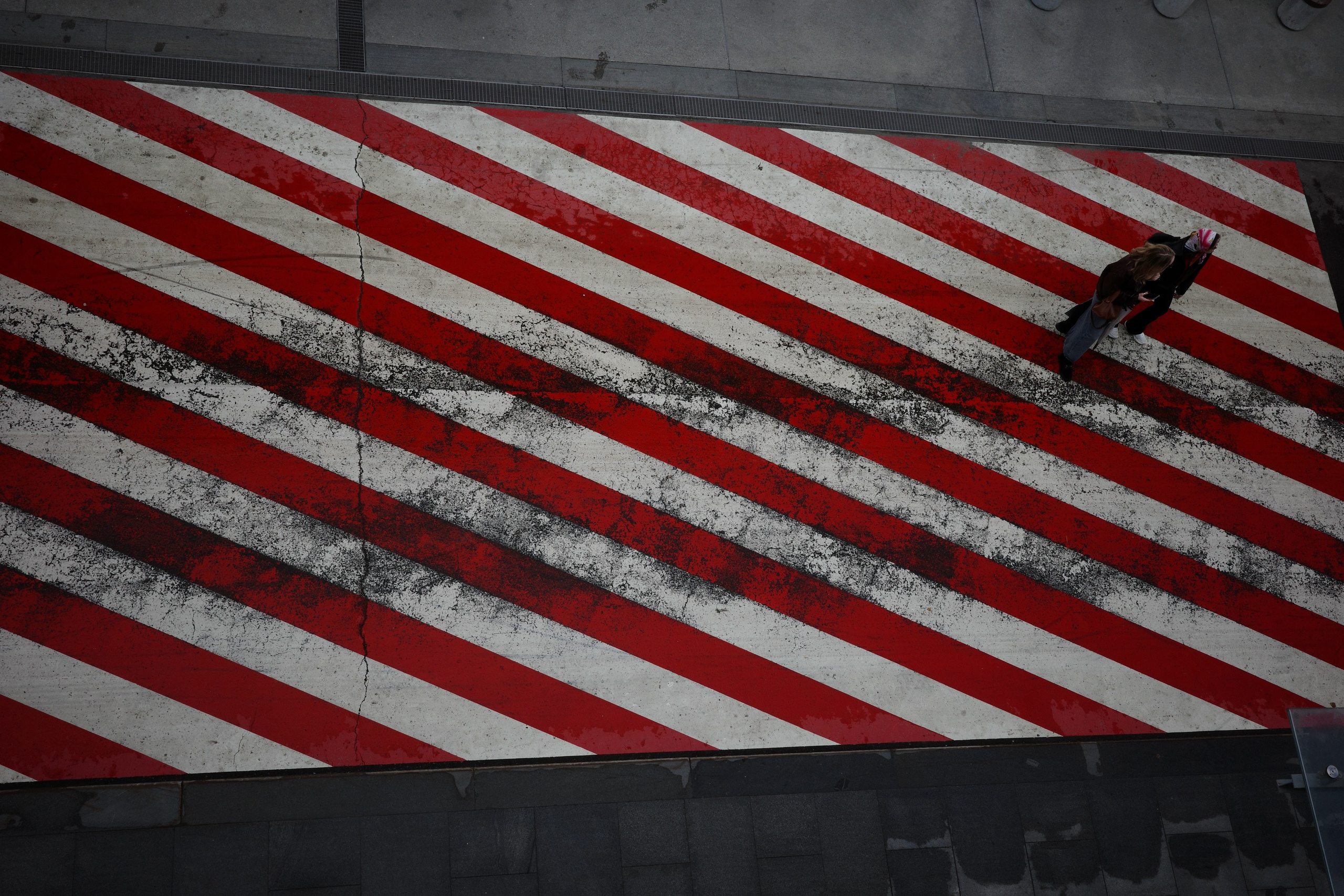 Москва начала мая: подготовка к 9 мая, ГЭС-2, набережные, Пречистенка и Храм Христа Спасителя. Проект «Фотокладовка»: блог уличной фотографии в формате street photo