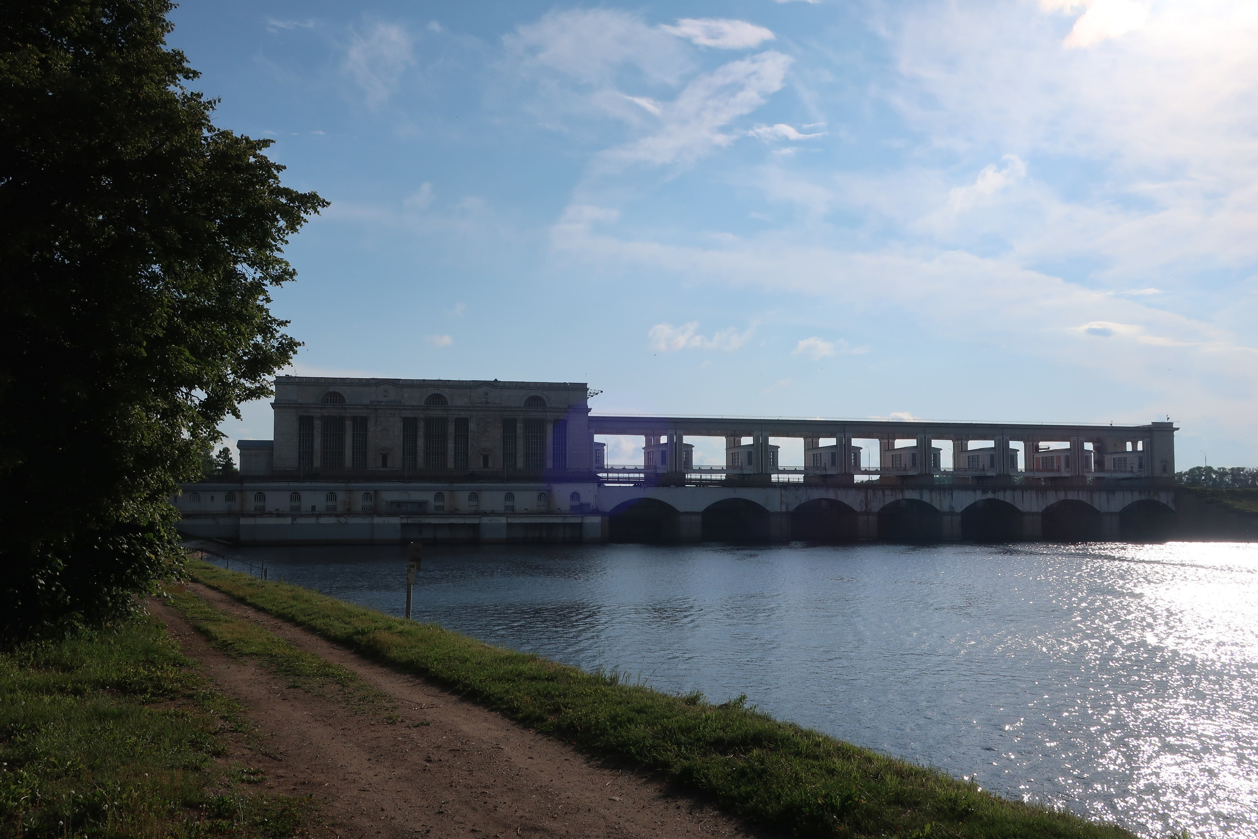 Фотопрогулка по летнему Угличу: что посмотреть, краткая история города. Проект «Фотокладовка»: блог уличной фотографии в формате street photo