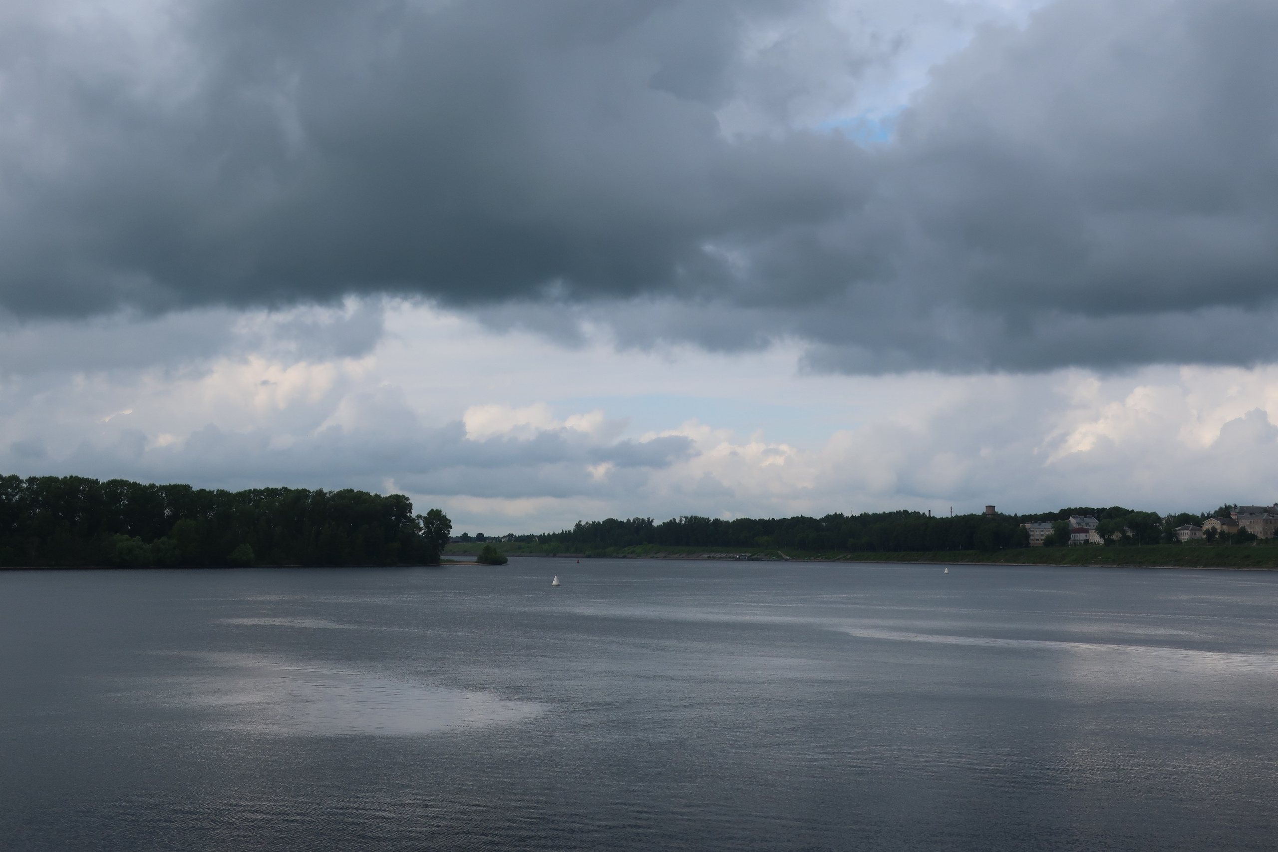 Фотопрогулка по летнему Угличу: что посмотреть, краткая история города. Проект «Фотокладовка»: блог уличной фотографии в формате street photo