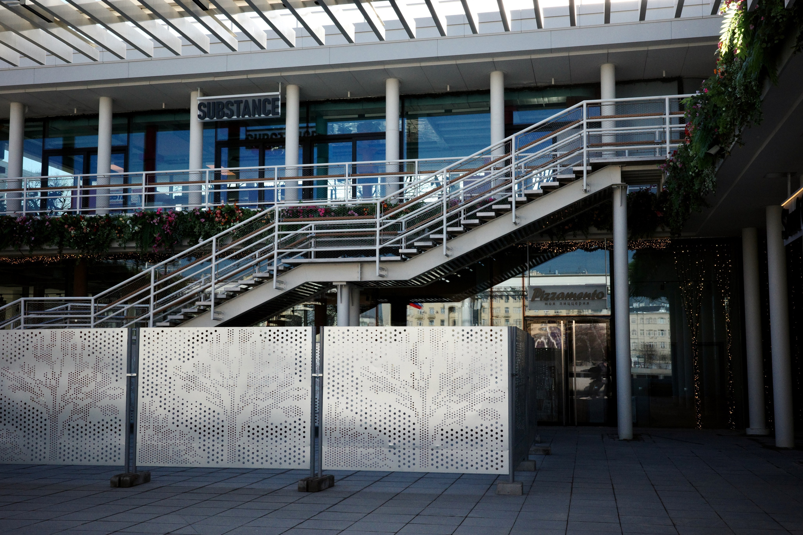 Новая Пушкинская набережная парка Горького 2026: 33 фото до скорого открытия. Проект «Фотокладовка»: блог уличной фотографии в формате street photo