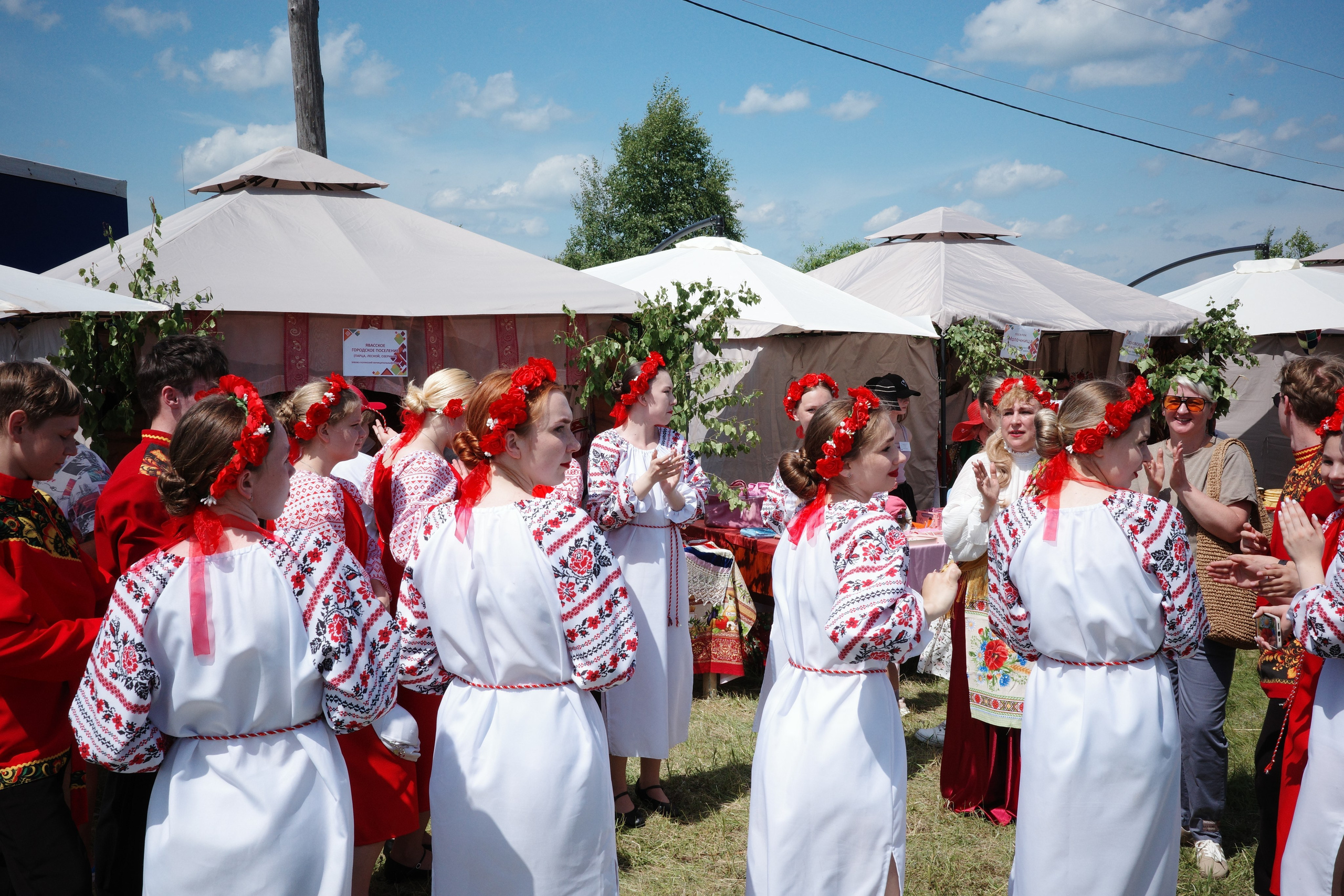 Акша Келу: Белая Берёза на берегу реки Вад — фотопрогулка по фестивалю. Проект «Фотокладовка»: блог уличной фотографии в формате street photo