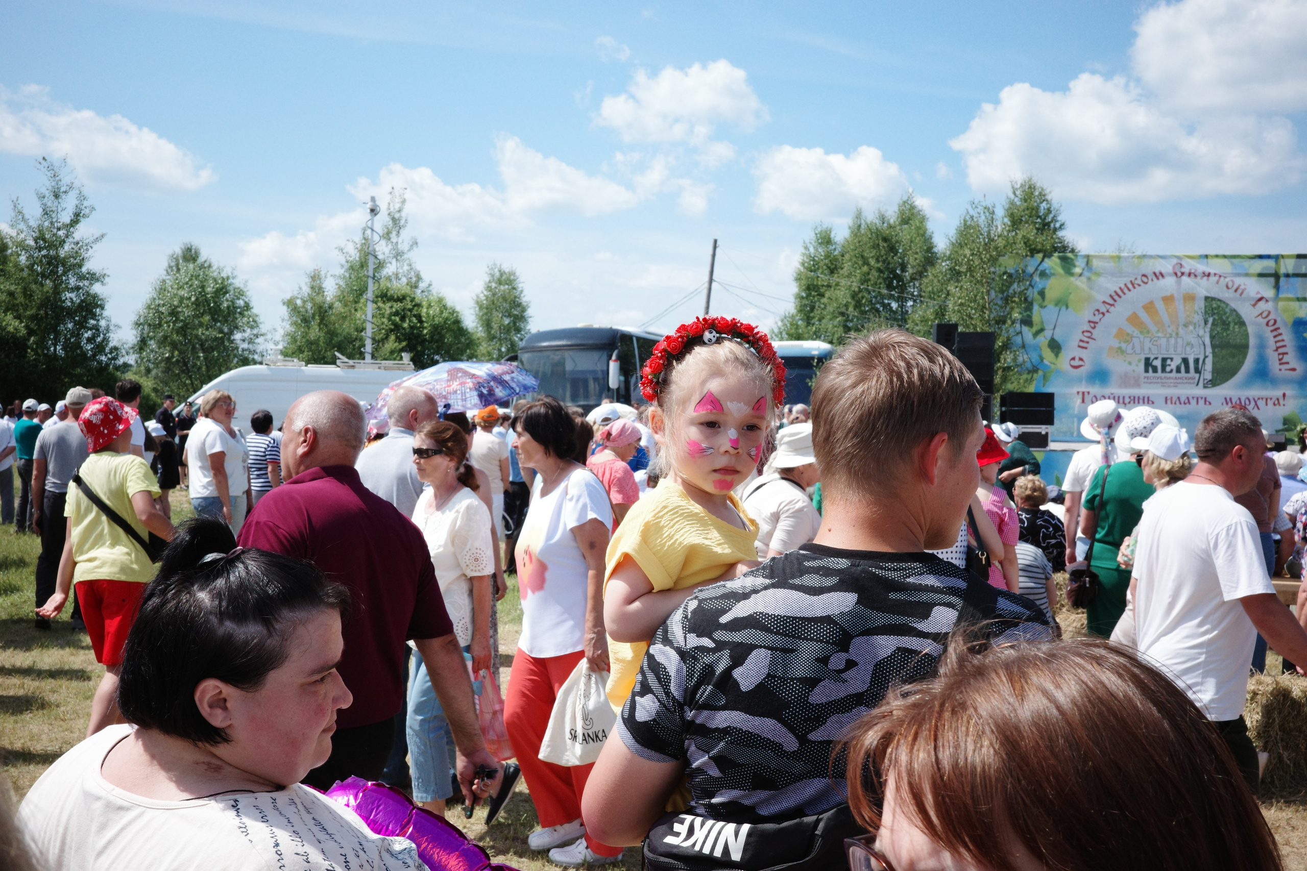 Акша Келу: Белая Берёза на берегу реки Вад — фотопрогулка по фестивалю. Проект «Фотокладовка»: блог уличной фотографии в формате street photo