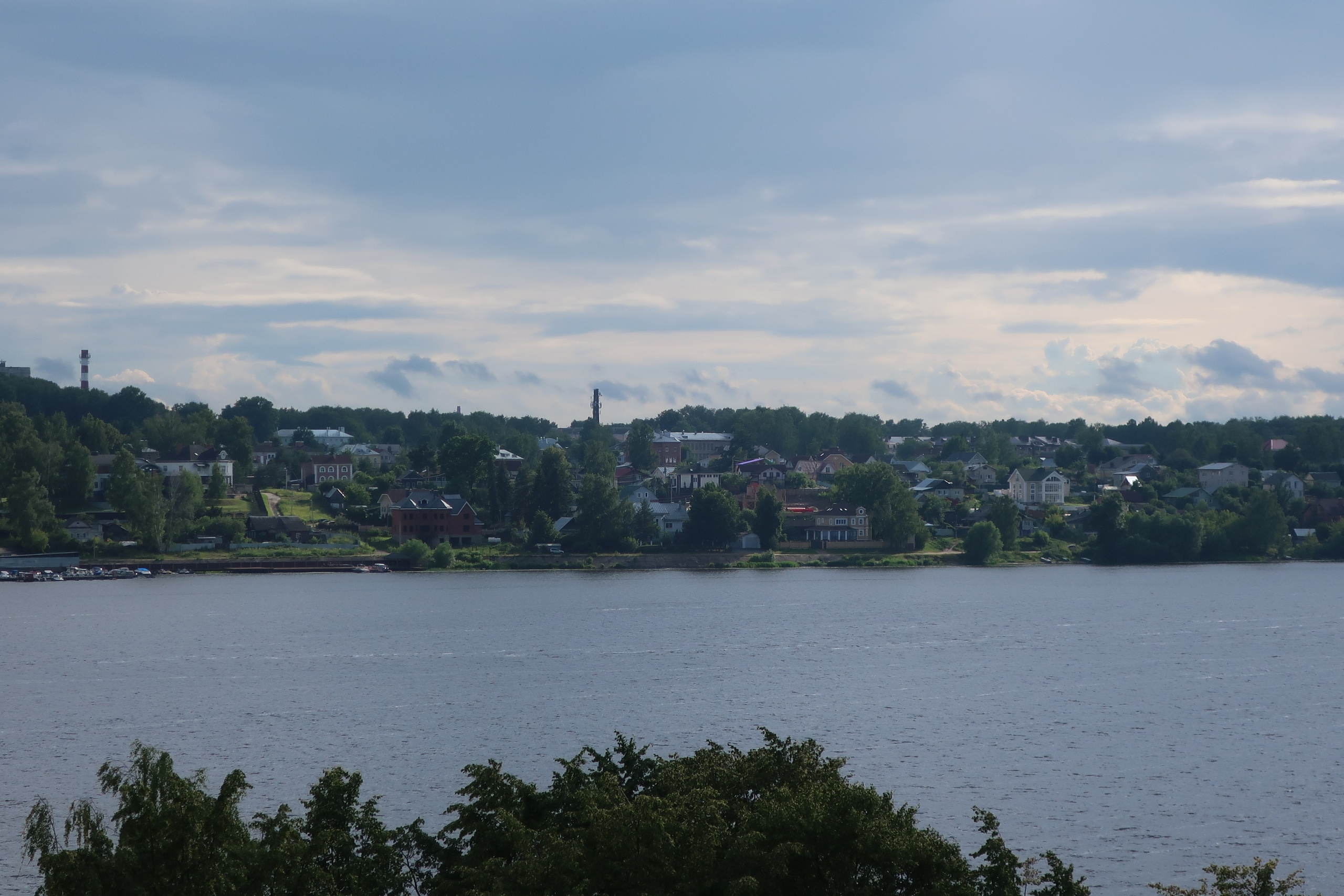 Фотопрогулка по дождливой Костроме, ч.2: улицы города и дворы. Проект «Фотокладовка»: блог уличной фотографии в формате street photo