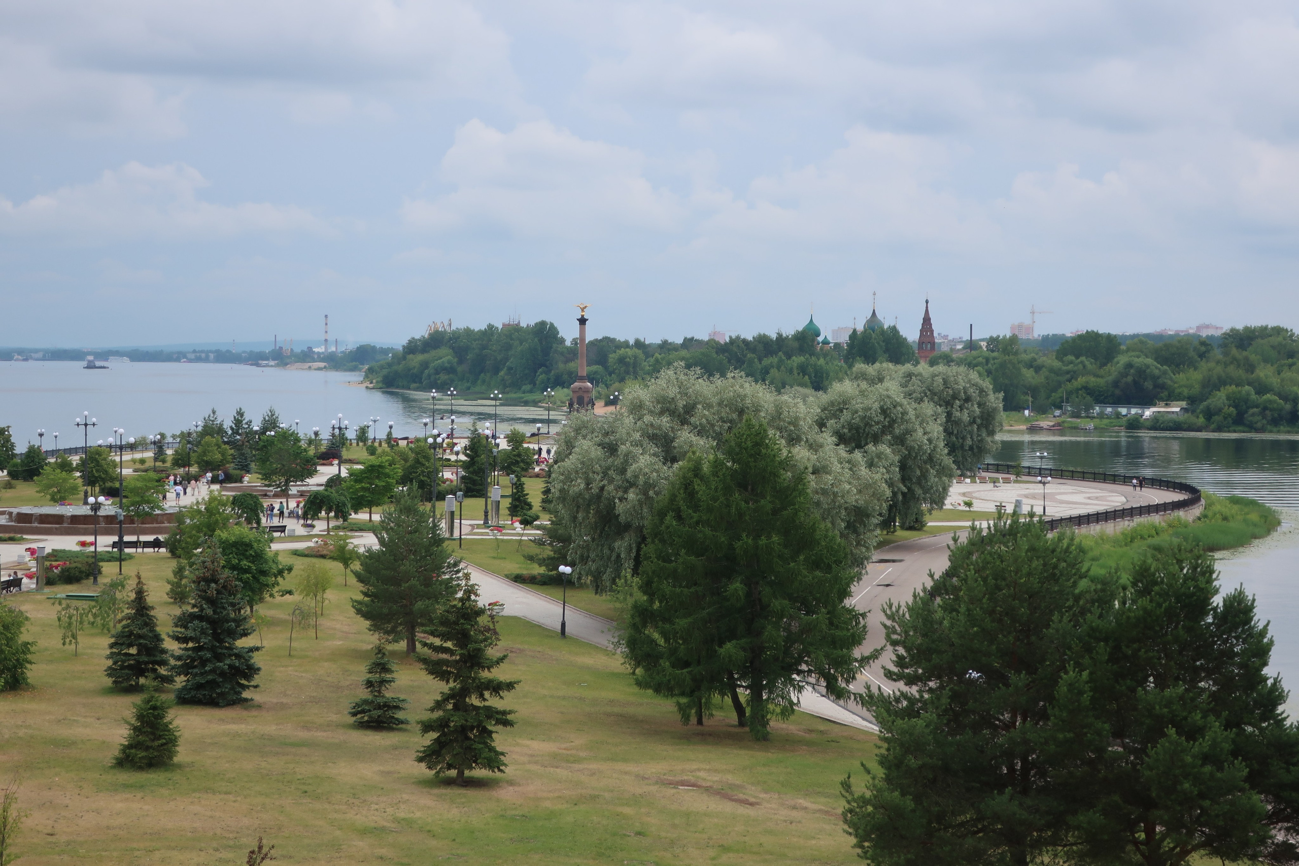 Летняя фотопрогулка по Ярославлю: кремль и виды на город с колокольни. Проект «Фотокладовка»: блог уличной фотографии в формате street photo