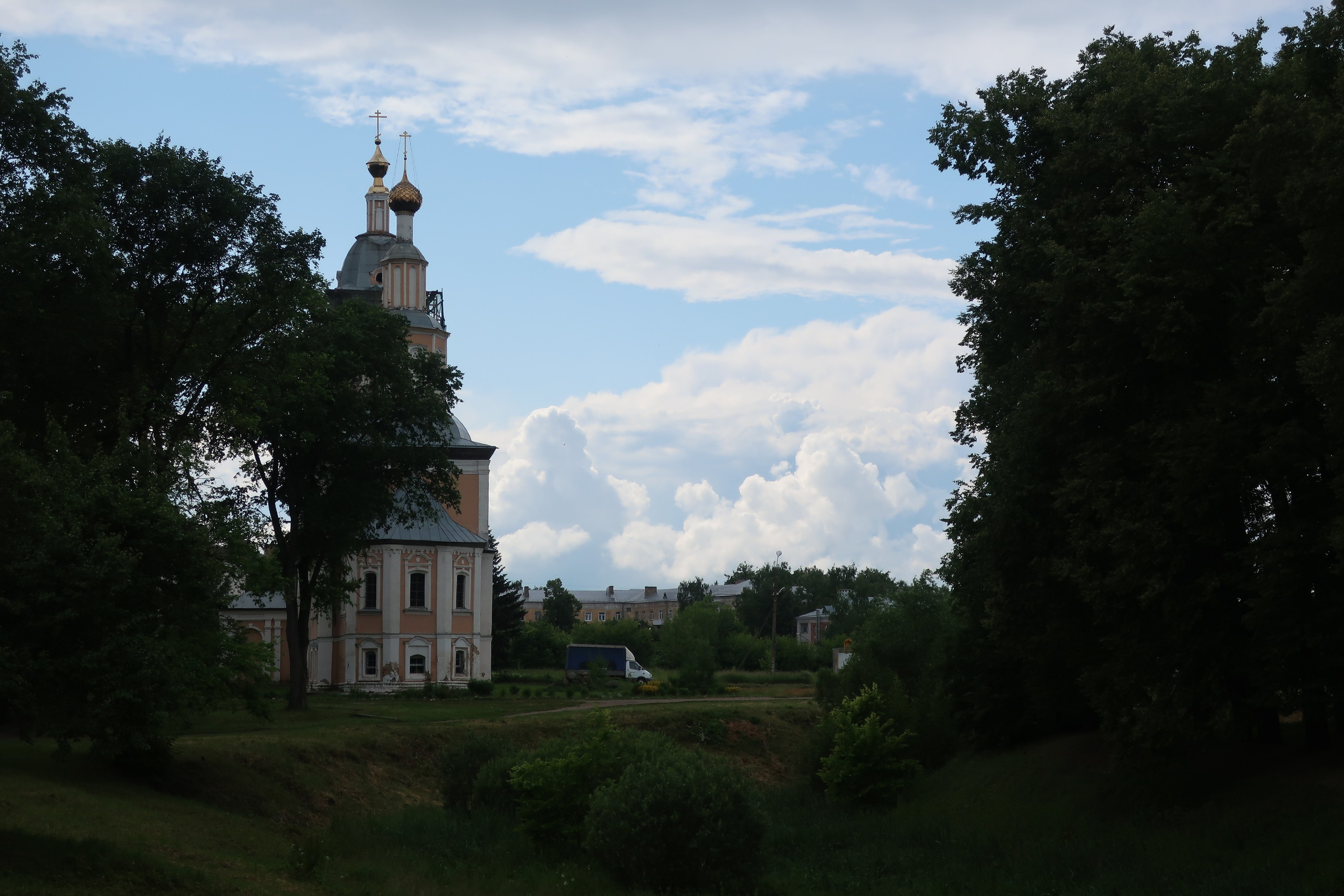 Фотопрогулка по летнему Угличу: что посмотреть, краткая история города. Проект «Фотокладовка»: блог уличной фотографии в формате street photo