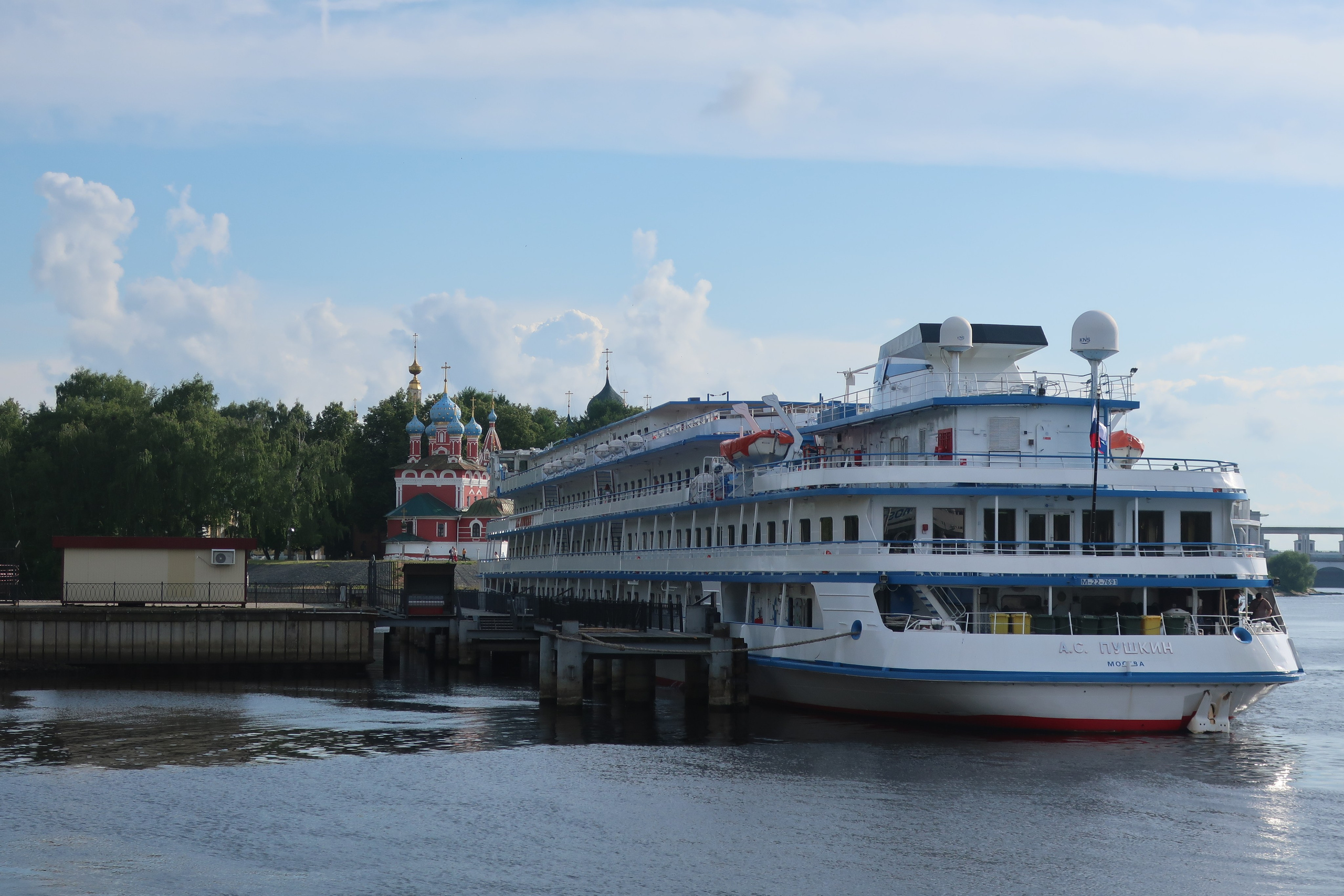 Фотопрогулка по летнему Угличу: что посмотреть, краткая история города. Проект «Фотокладовка»: блог уличной фотографии в формате street photo