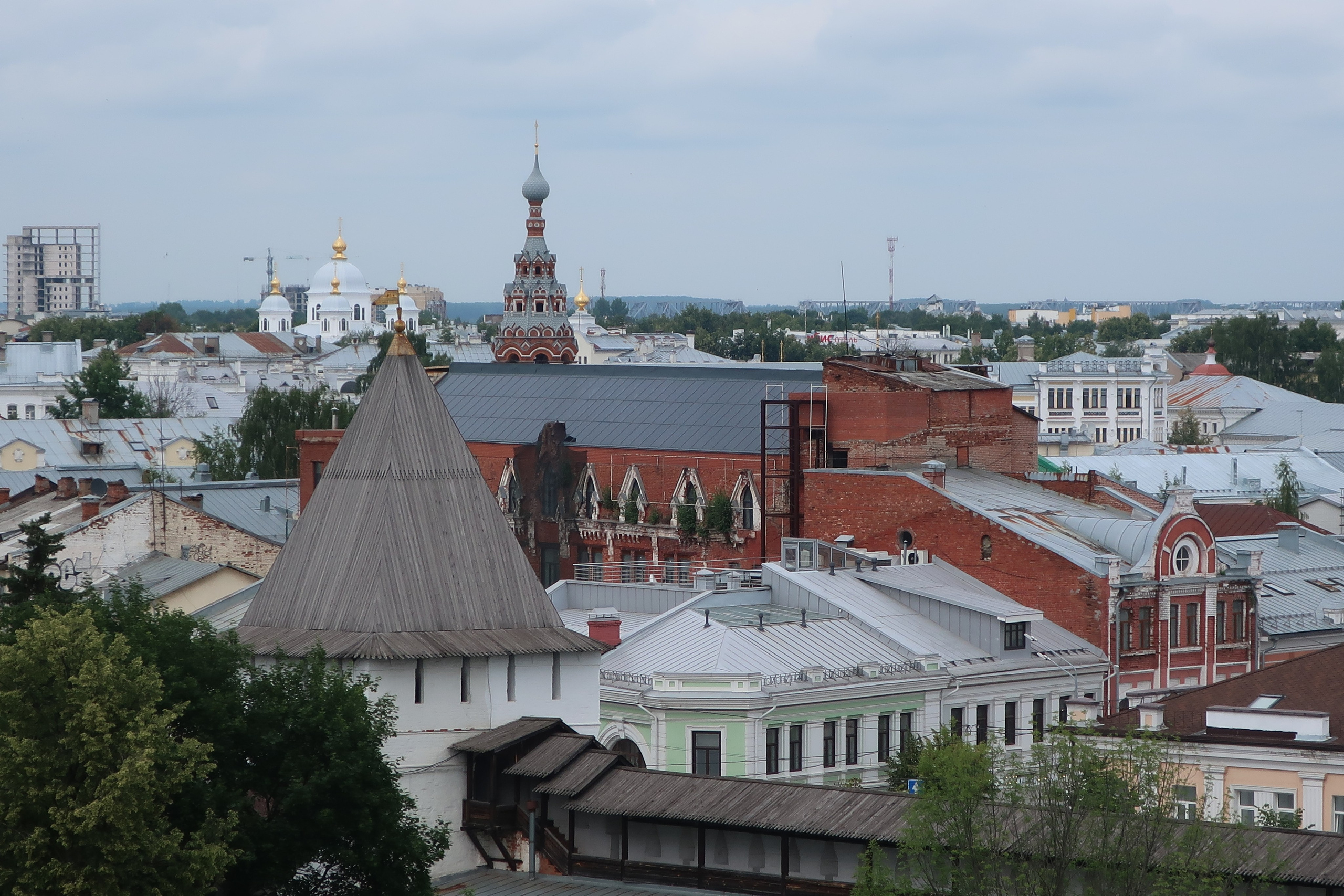 Летняя фотопрогулка по Ярославлю: кремль и виды на город с колокольни. Проект «Фотокладовка»: блог уличной фотографии в формате street photo