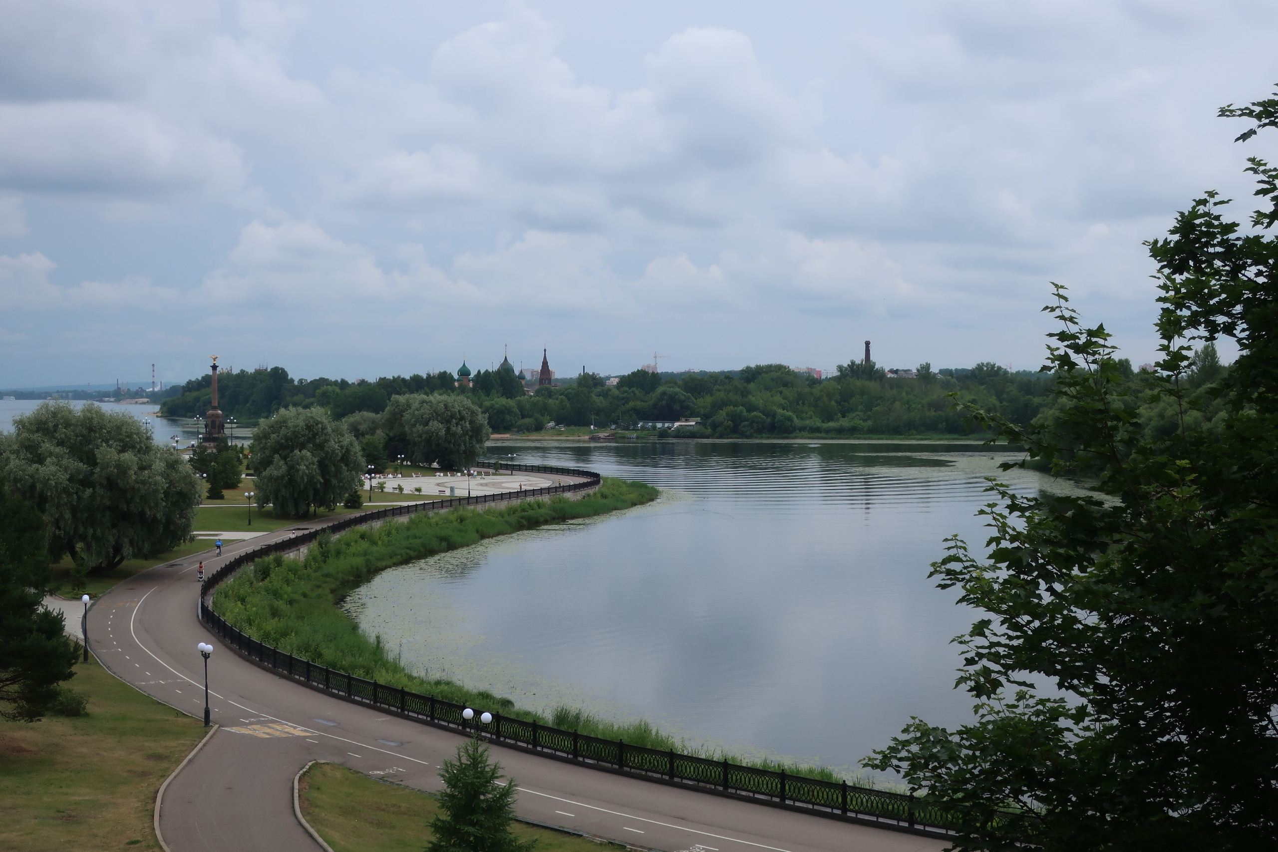 Летняя фотопрогулка по Ярославлю: кремль и виды на город с колокольни. Проект «Фотокладовка»: блог уличной фотографии в формате street photo
