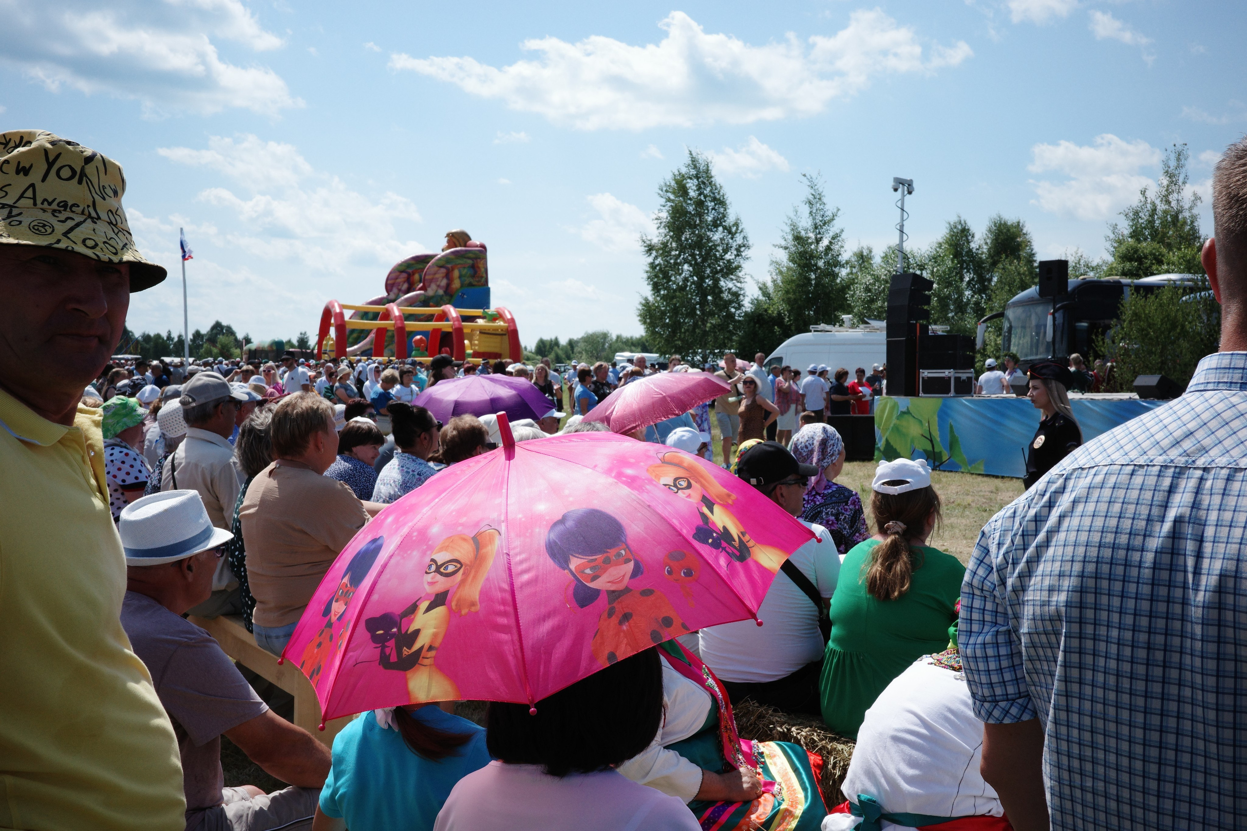 Акша Келу: Белая Берёза на берегу реки Вад — фотопрогулка по фестивалю. Проект «Фотокладовка»: блог уличной фотографии в формате street photo