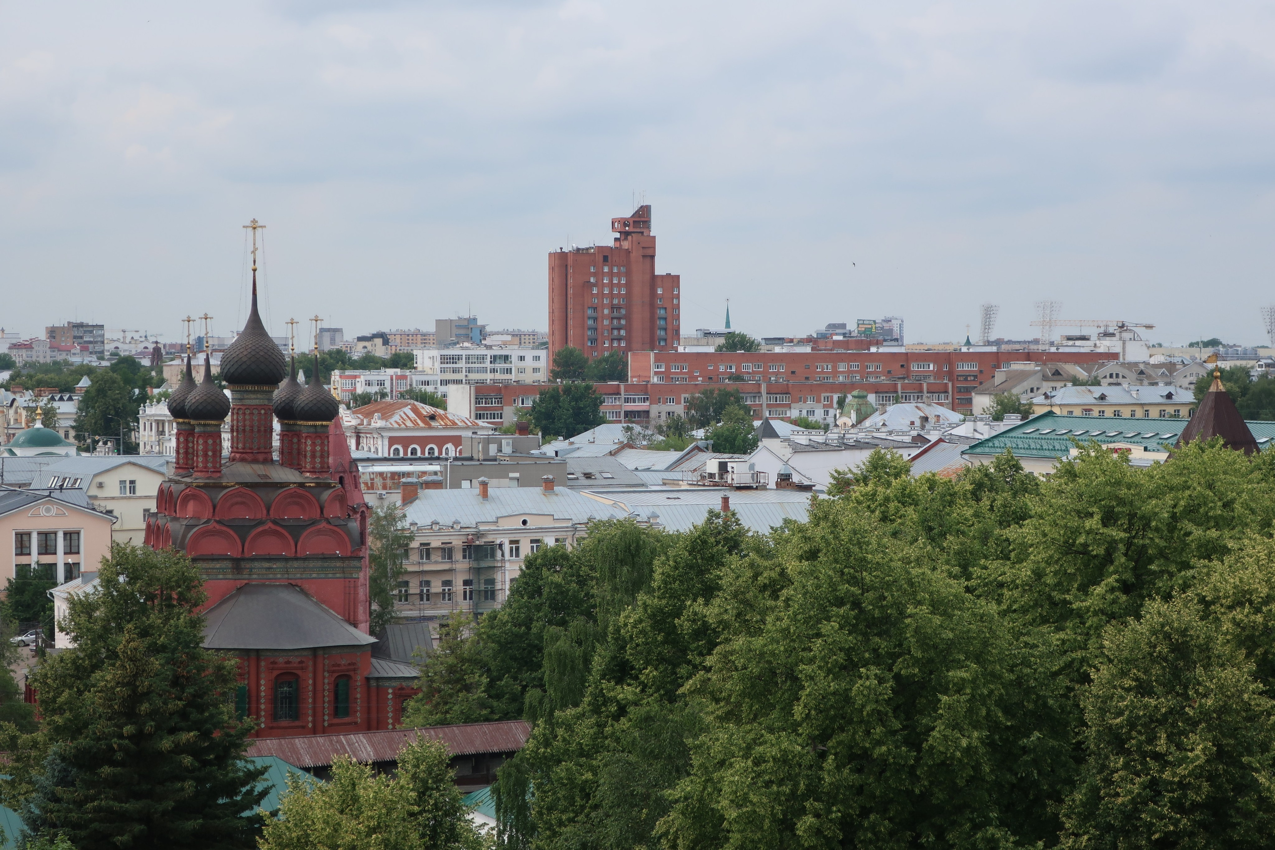 Летняя фотопрогулка по Ярославлю: кремль и виды на город с колокольни. Проект «Фотокладовка»: блог уличной фотографии в формате street photo