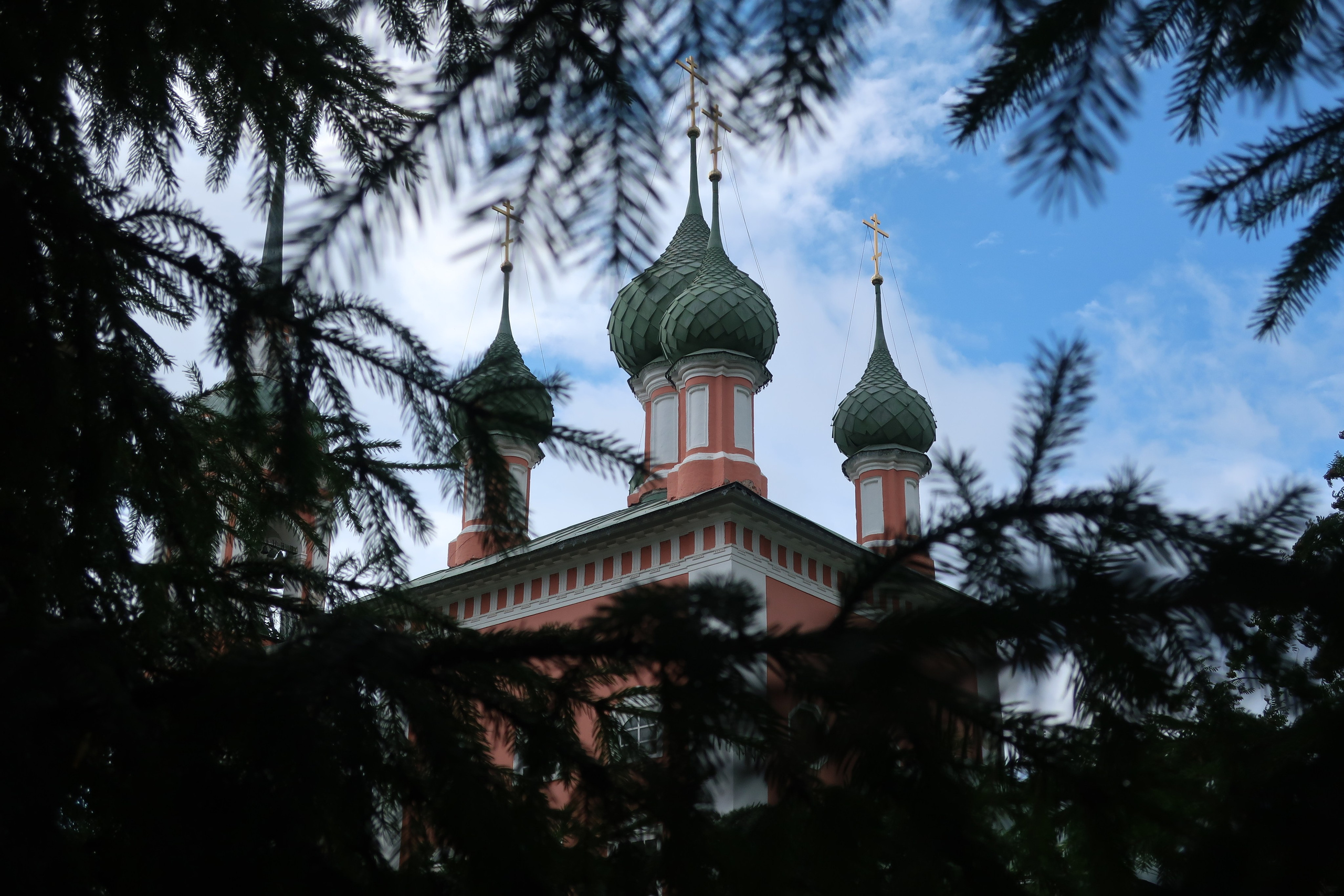 Фотопрогулка по дождливой Костроме, ч.2: улицы города и дворы. Проект «Фотокладовка»: блог уличной фотографии в формате street photo