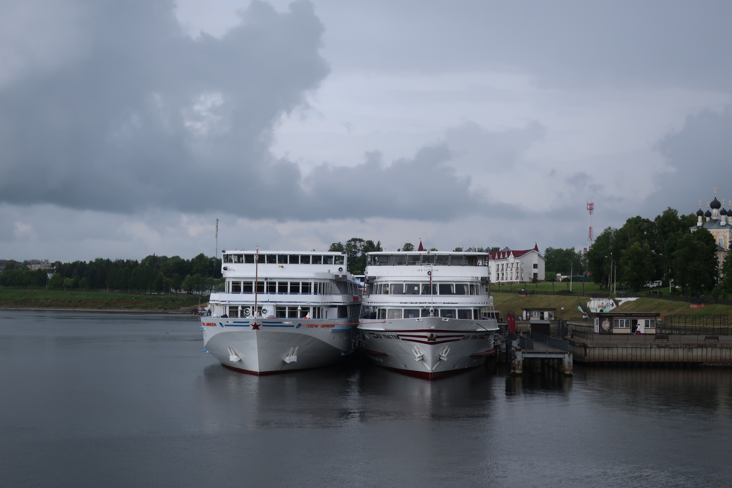 Фотопрогулка по летнему Угличу: что посмотреть, краткая история города. Проект «Фотокладовка»: блог уличной фотографии в формате street photo