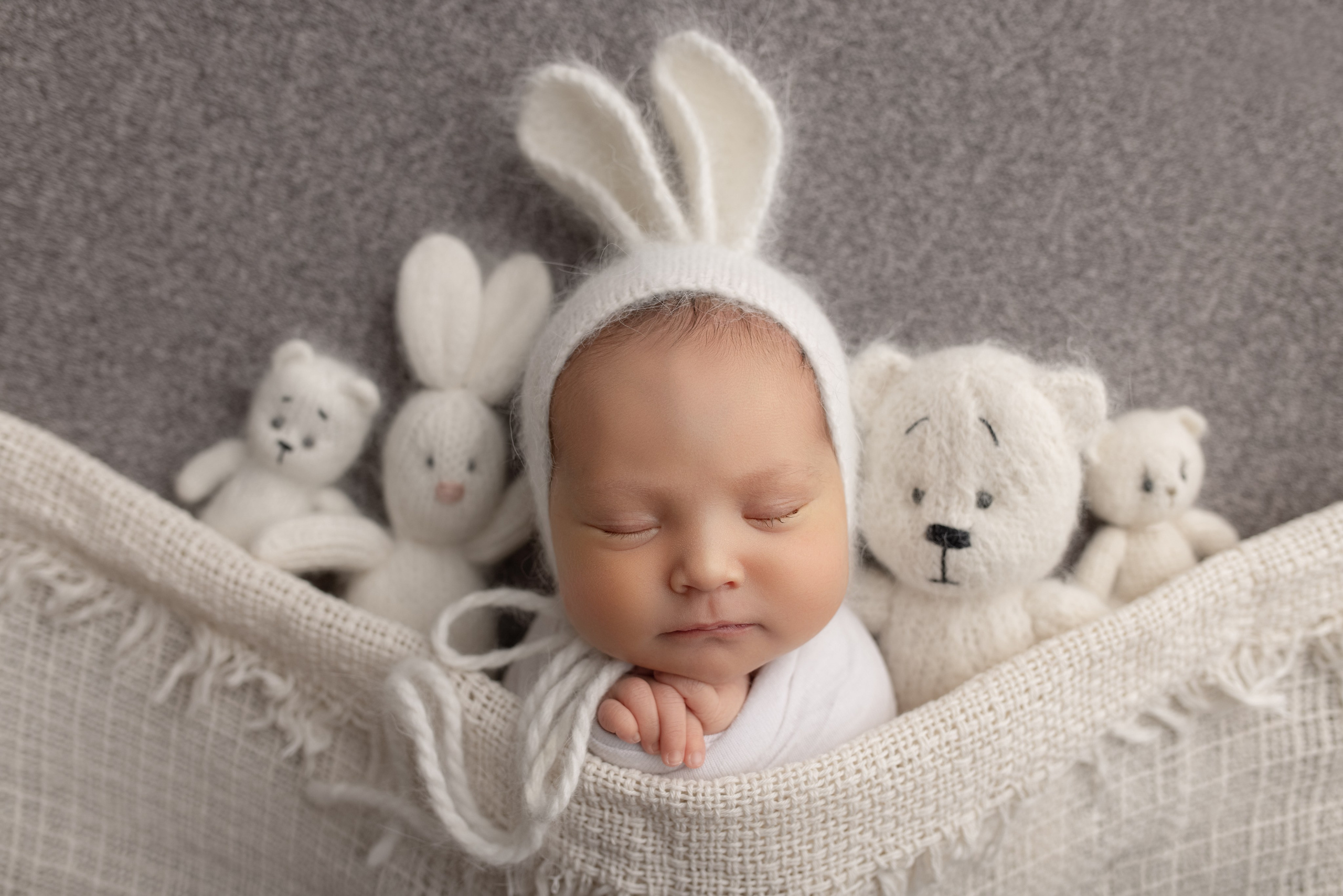 Фотосессия новорожденных в Москве — ньюборн / newborn фотосессия. Фотографы на роды в Москве. Фото и видео родов. Фотопроект «Продолжение рода»