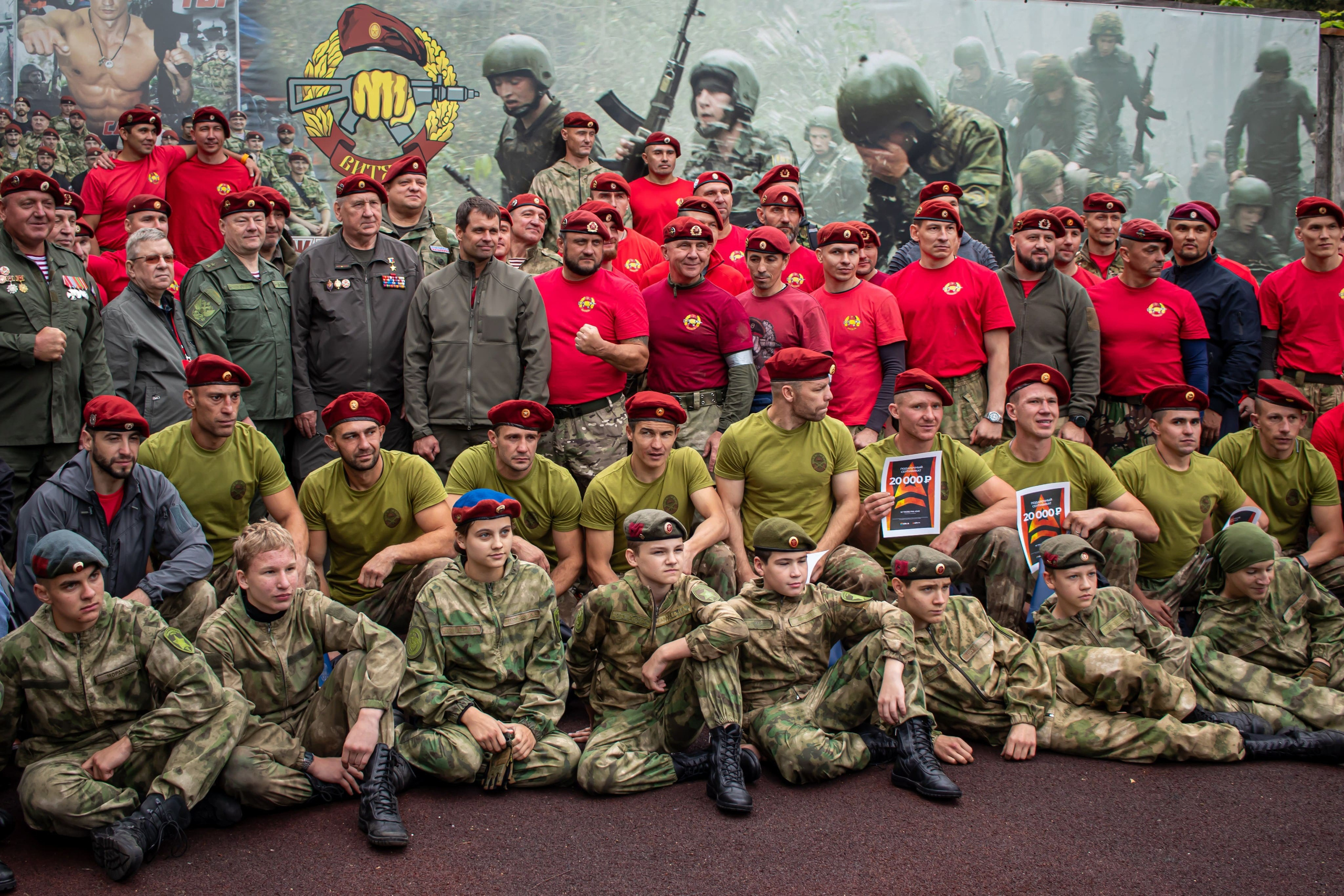 сдача на краповый берет испытания бойцов росгвардии коллективное фото фотограф Карасёва Елена