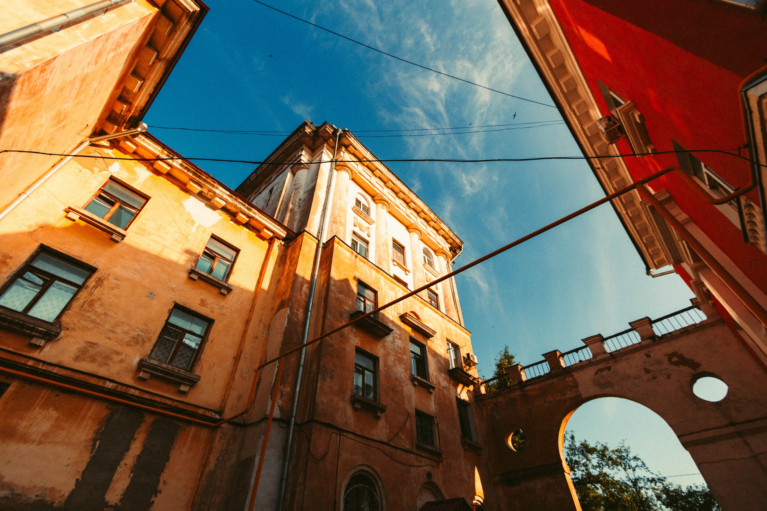 Ты всё о Мане, да о Нимейере. А мир вокруг тебя — о разрухе и панельках. Репортажный и портретный фотограф в Тольятти