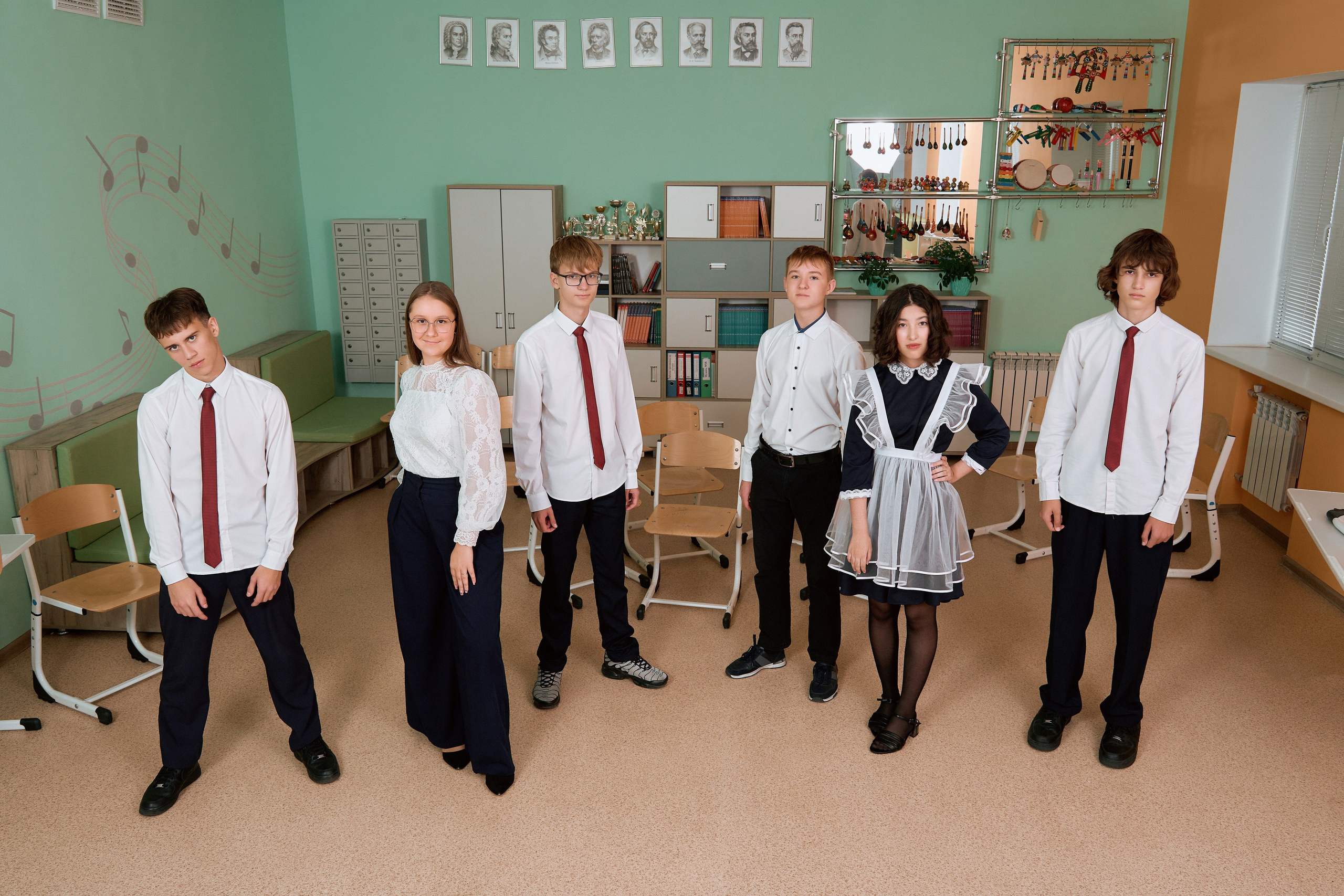 Локации для съёмки фото на школьные выпускные альбомы. Выпускные альбомы в Губкине. Фотограф Евгений Брюхович